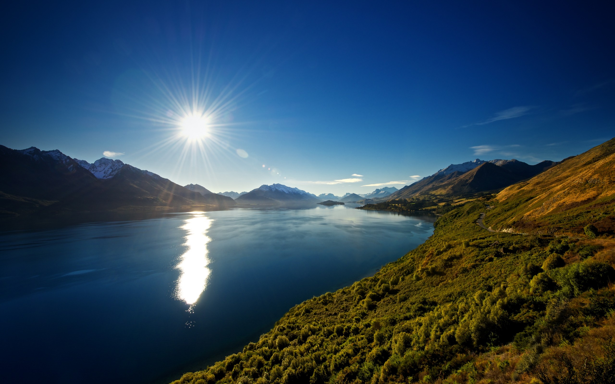General 2560x1600 nature Lake Wakatipu lake sun rays mountains landscape New Zealand