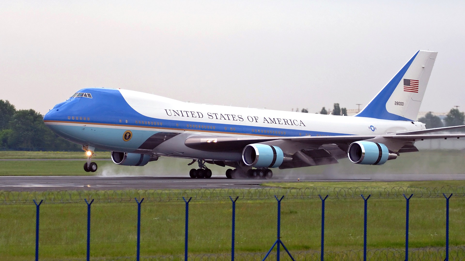 General 1920x1080 aircraft Boeing 747 vehicle passenger aircraft American aircraft grass side view Air Force One Boeing