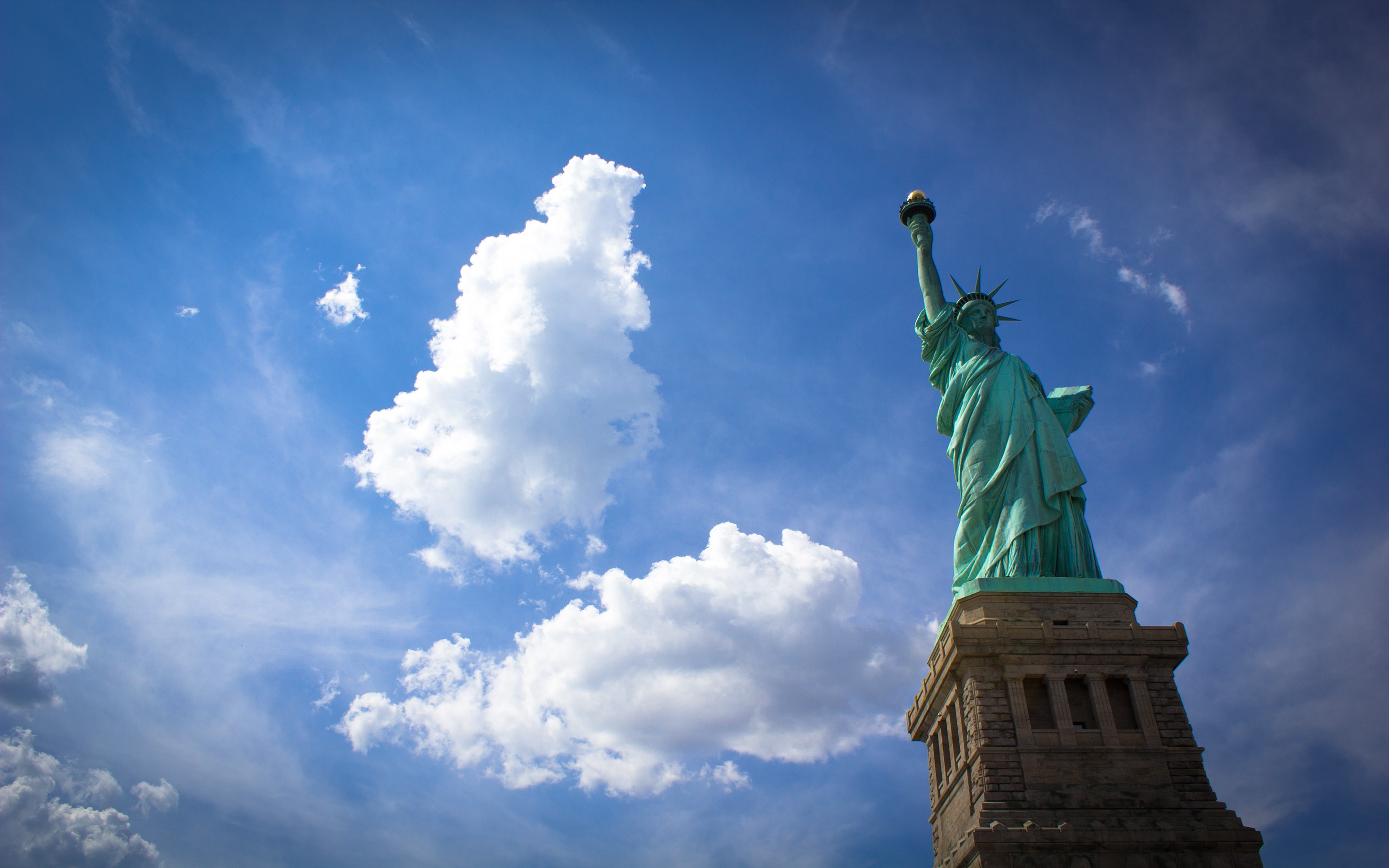 General 2880x1800 city Statue of Liberty clouds statue New York City USA sky landmark North America