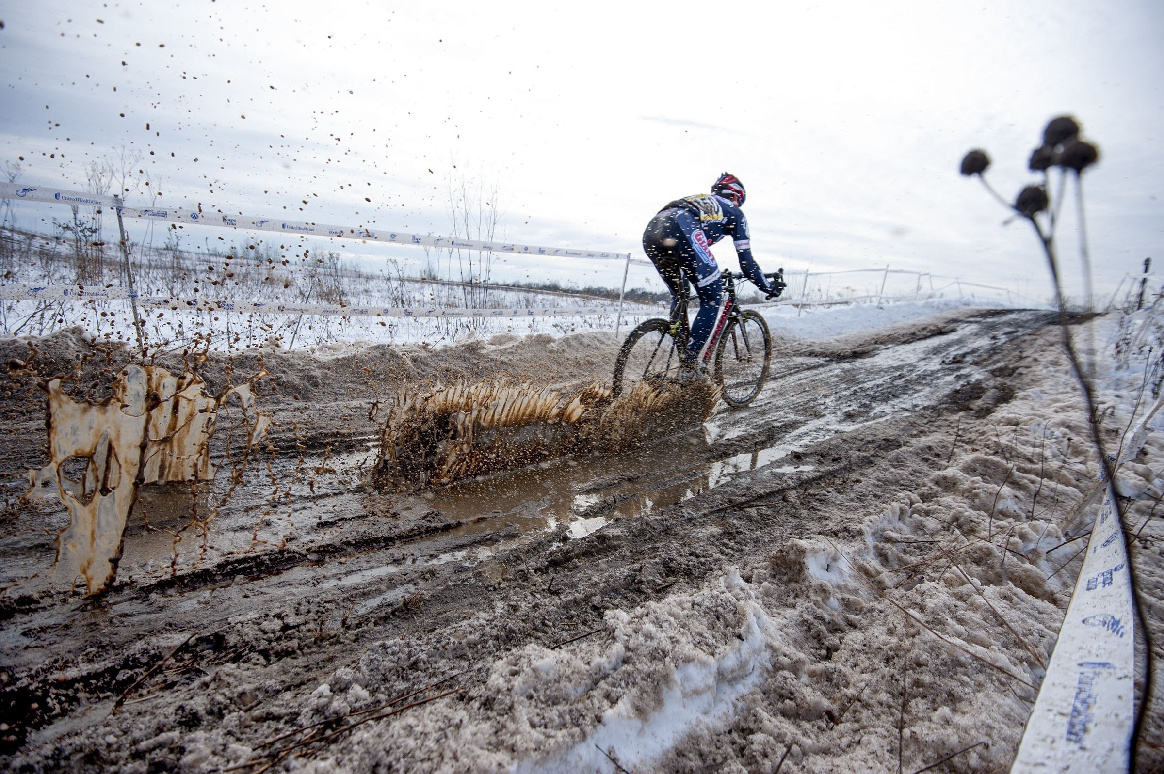 General 2400x1597 mud bicycle dirt vehicle sport
