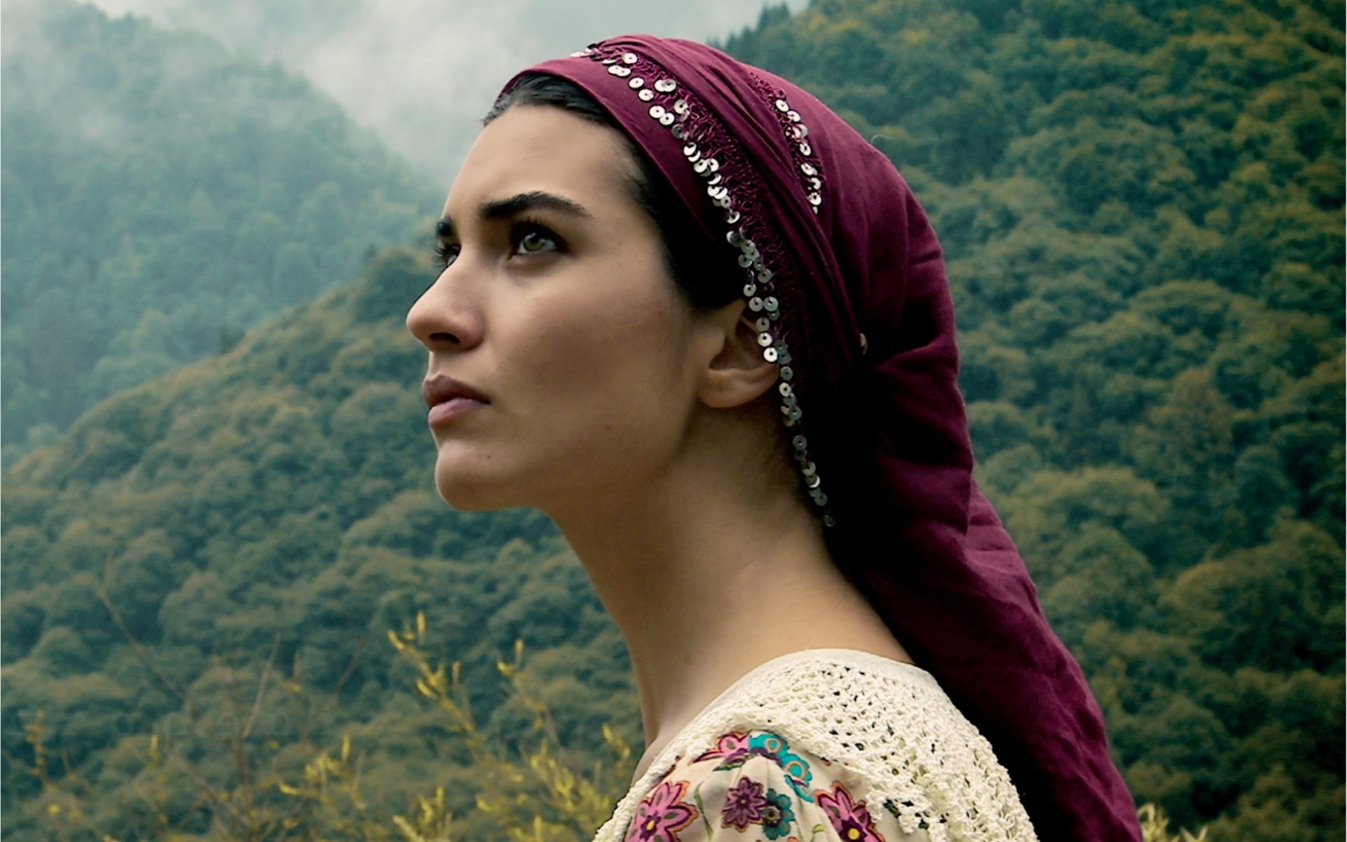 People 1920x1200 women Tuba Büyüküstün brunette women outdoors actress scarf looking away Turkish Women face looking up