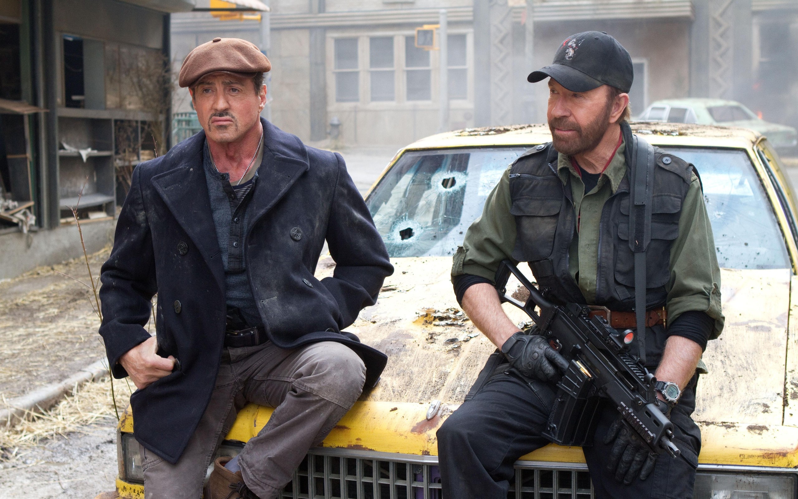 People 2560x1600 The Expendables 2 movies Sylvester Stallone Chuck Norris men machine gun weapon