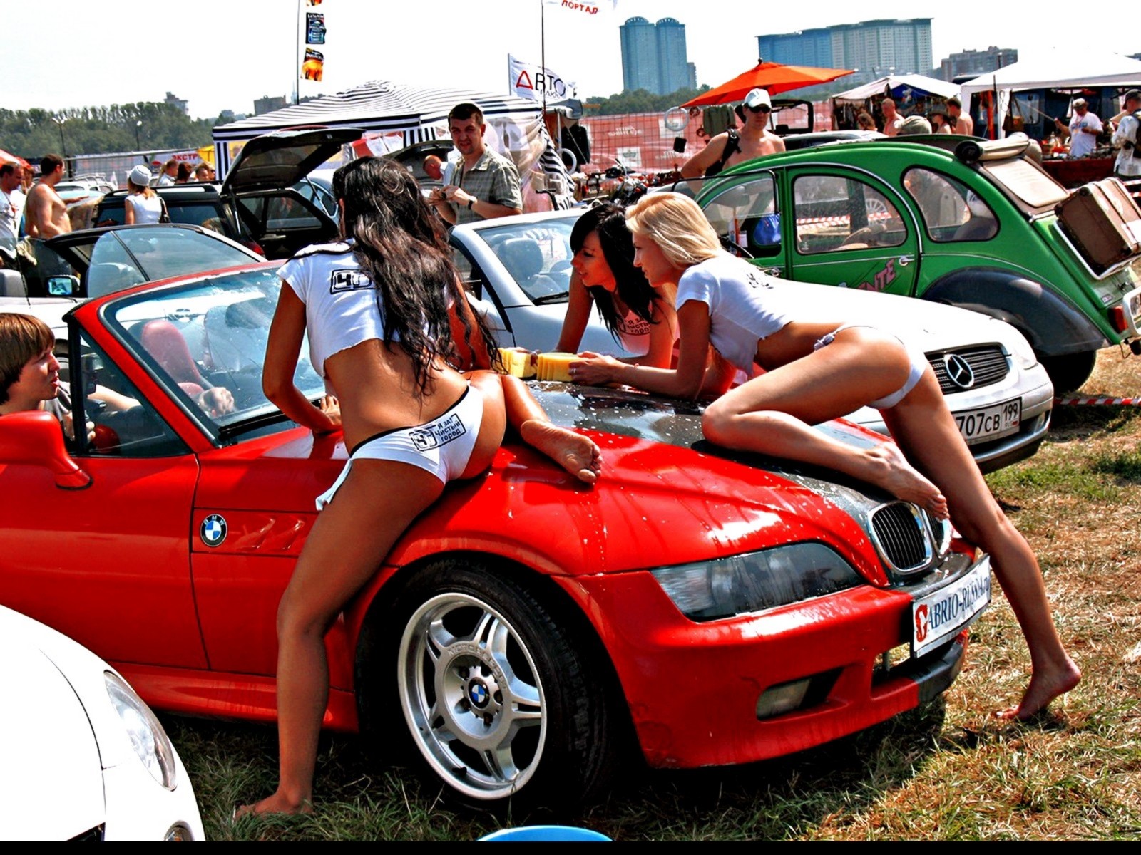 People 1600x1200 car women with cars BMW BMW Z3 ass women trio rear view barefoot red cars vehicle women outdoors people men spread legs legs dark hair blonde car meets car washes women German cars