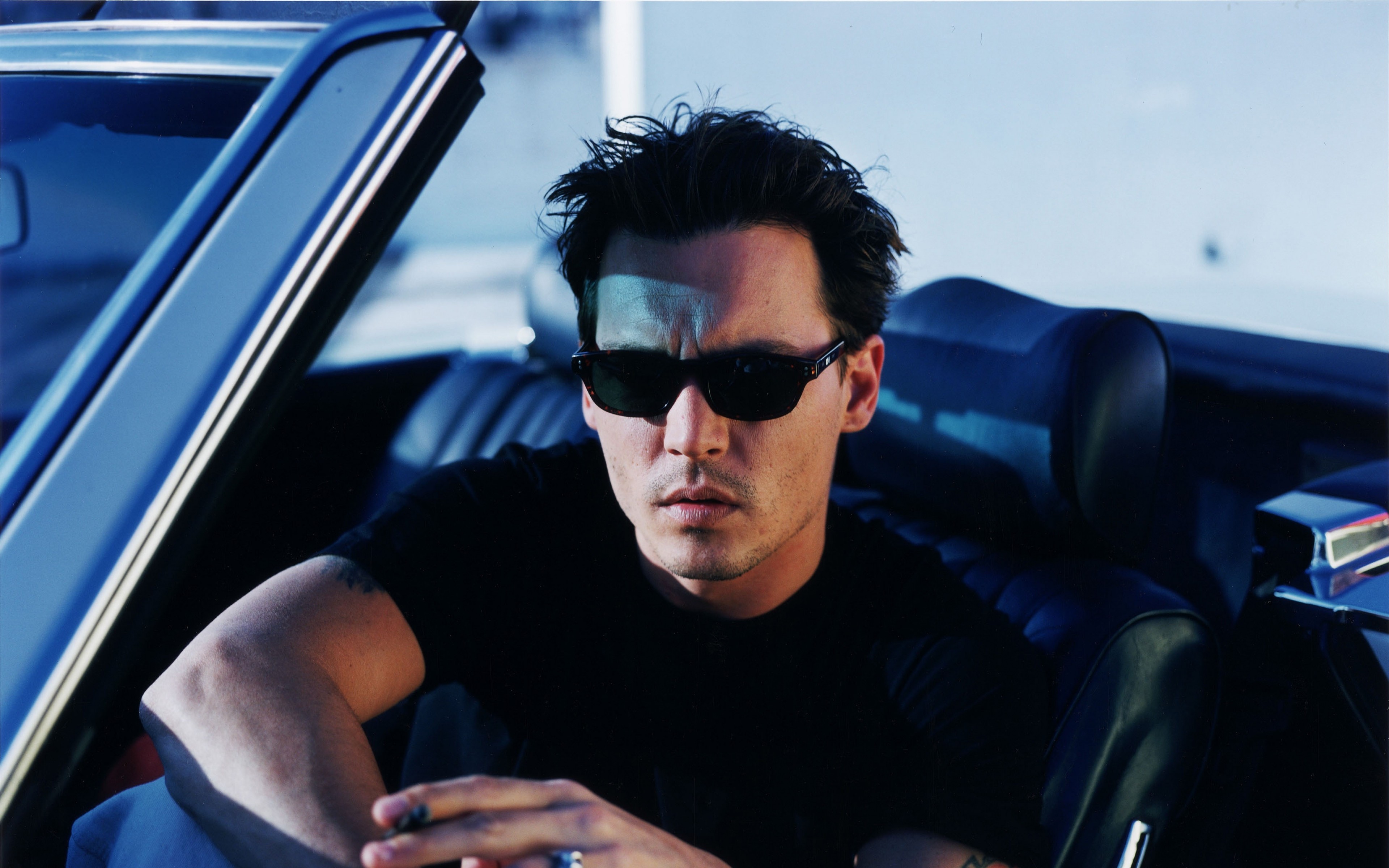 People 3840x2400 Johnny Depp actor convertible cigarettes tattoo rings men men with cars men with shades sunglasses closeup