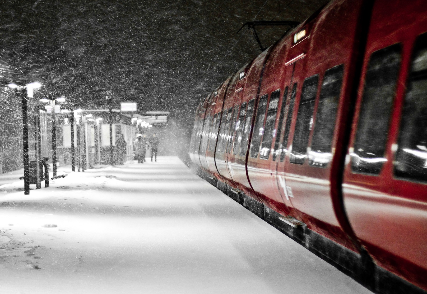General 1800x1243 snow vehicle train night winter cold outdoors selective coloring