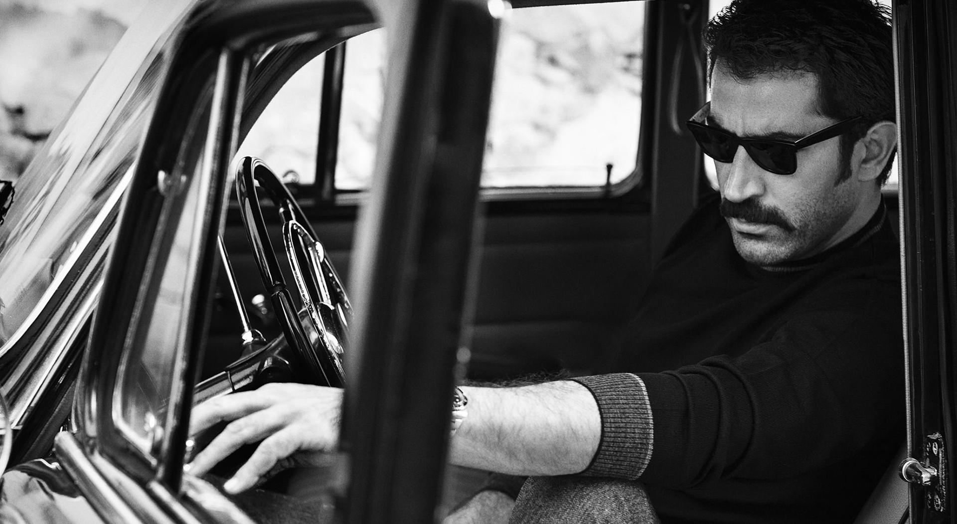 People 1920x1051 Kenan Imirzalıoğlu actor model moustache car classic car goggles monochrome sunglasses vehicle car interior steering wheel men with shades men with cars men