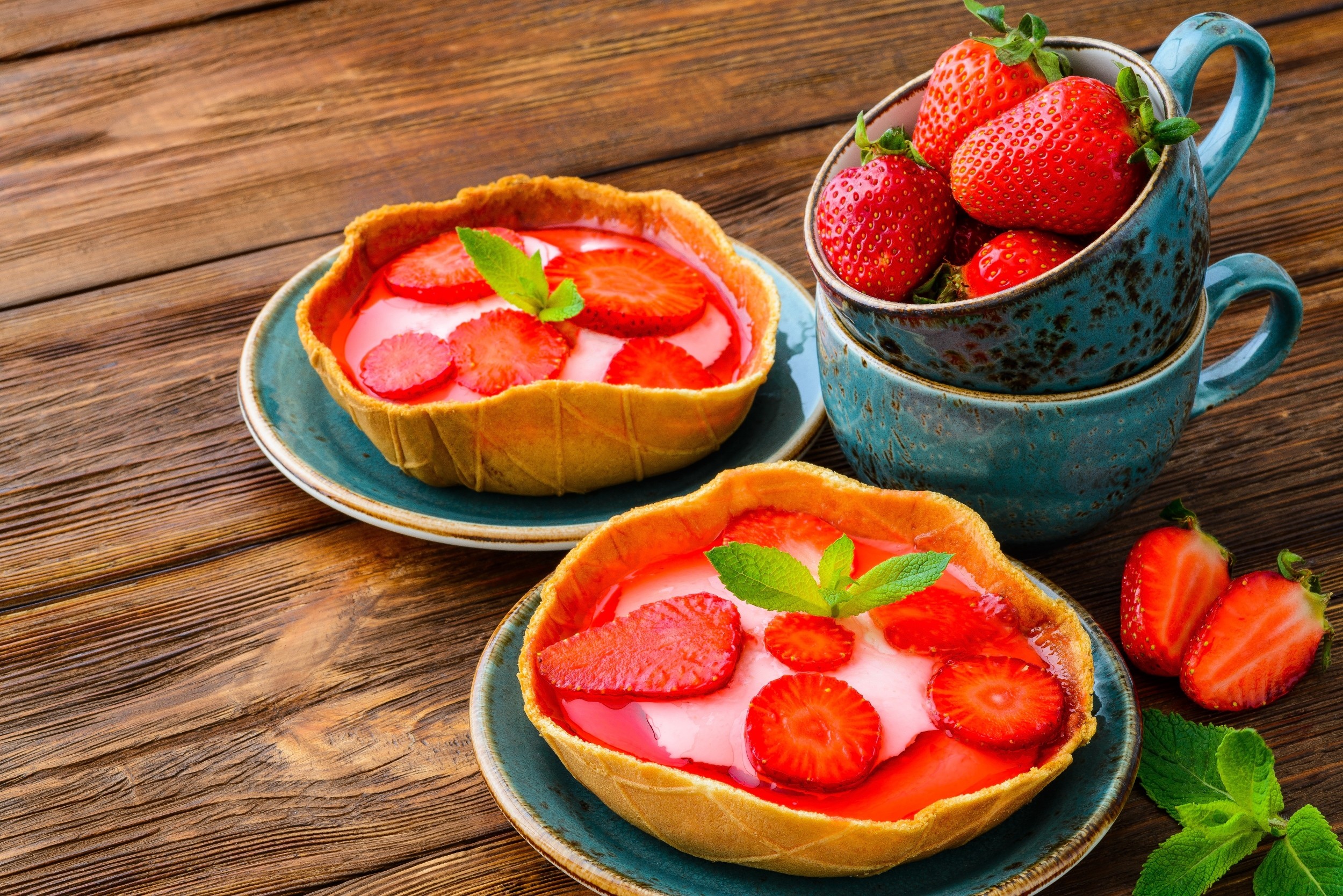 General 2500x1668 strawberries dessert food pie pastries closeup