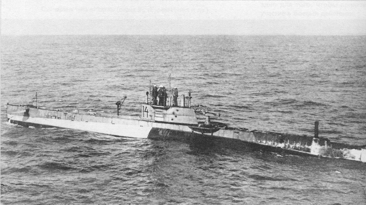 General 1387x777 submarine vintage monochrome military vehicle military vehicle