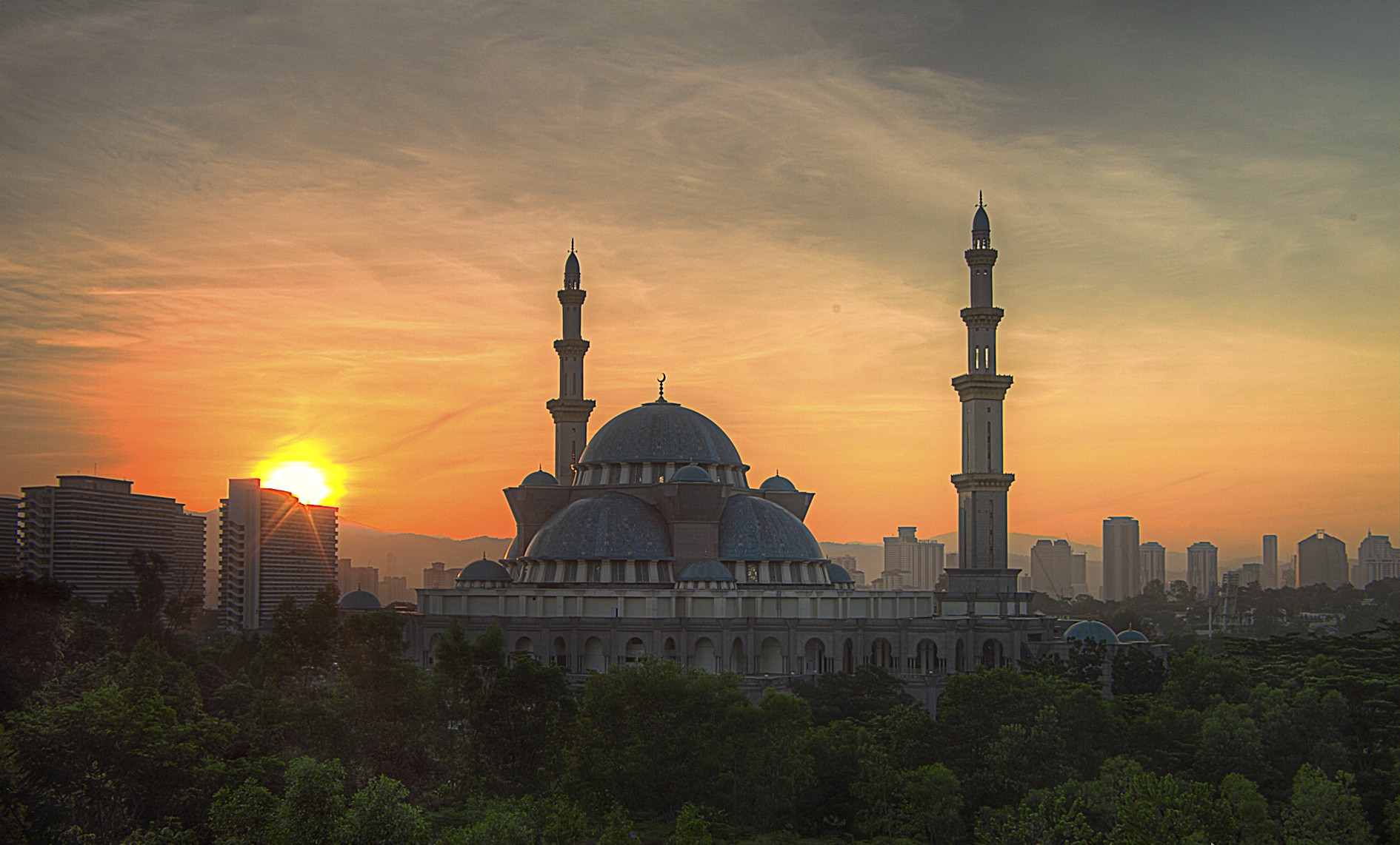 General 1890x1142 mosque cityscape Kuala Lumpur sunset Islamic architecture Malaysia Asia landmark