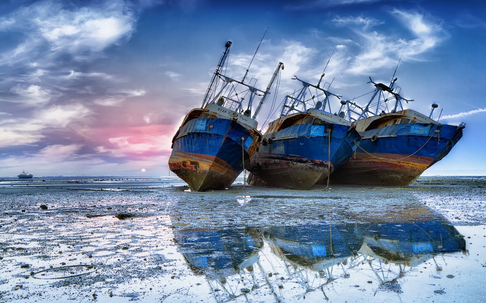 General 1920x1200 fishing cold sky sea beach boat clouds reflection vehicle outdoors