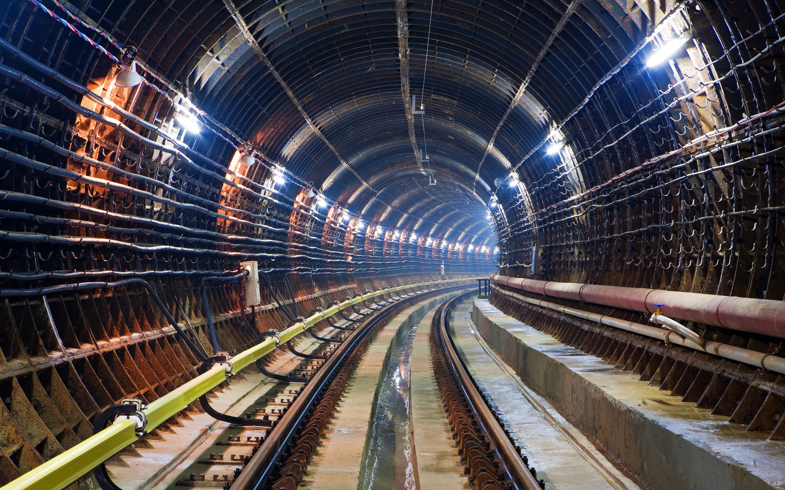 General 2560x1600 underground tunnel railway subway Russia