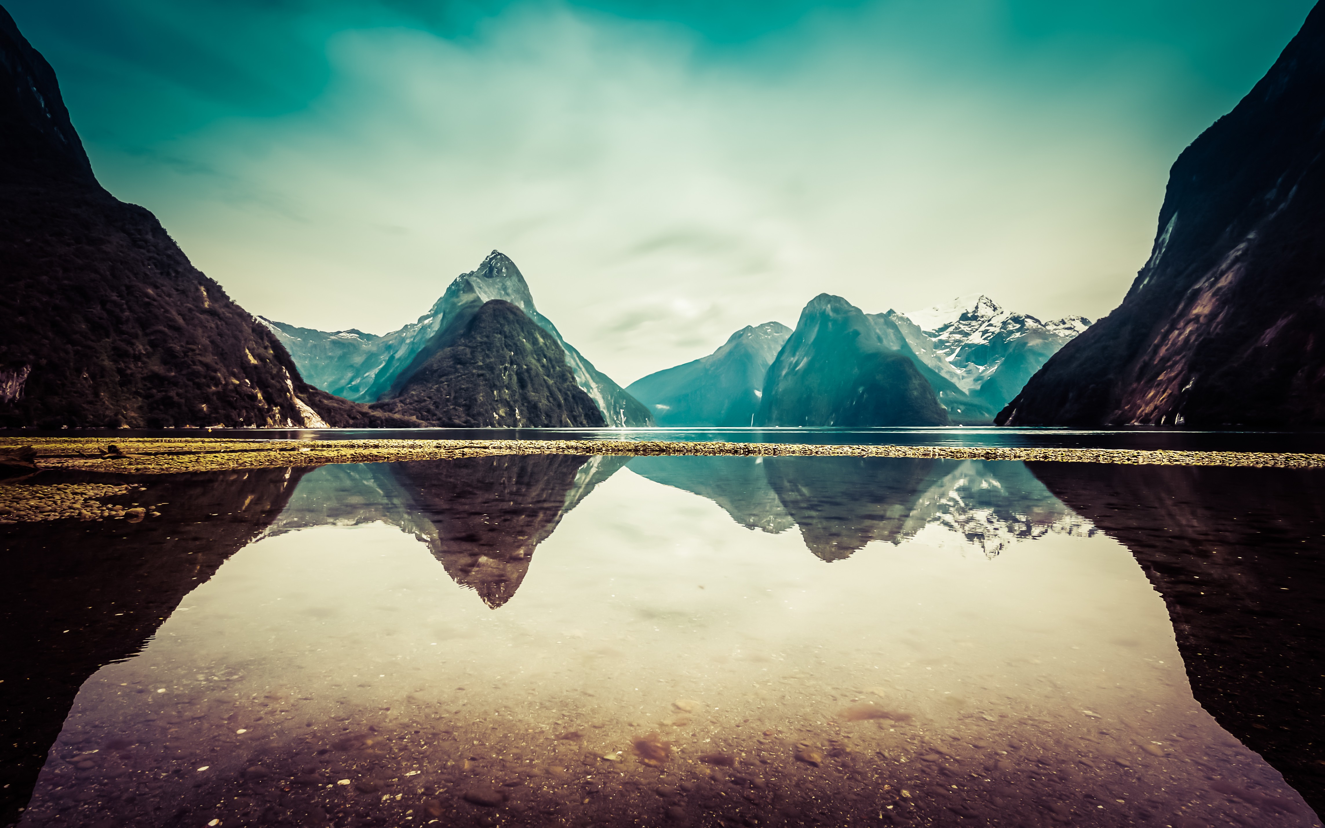 General 4573x2858 Milford Sound New Zealand lake reflection clouds snow mountains nature calm