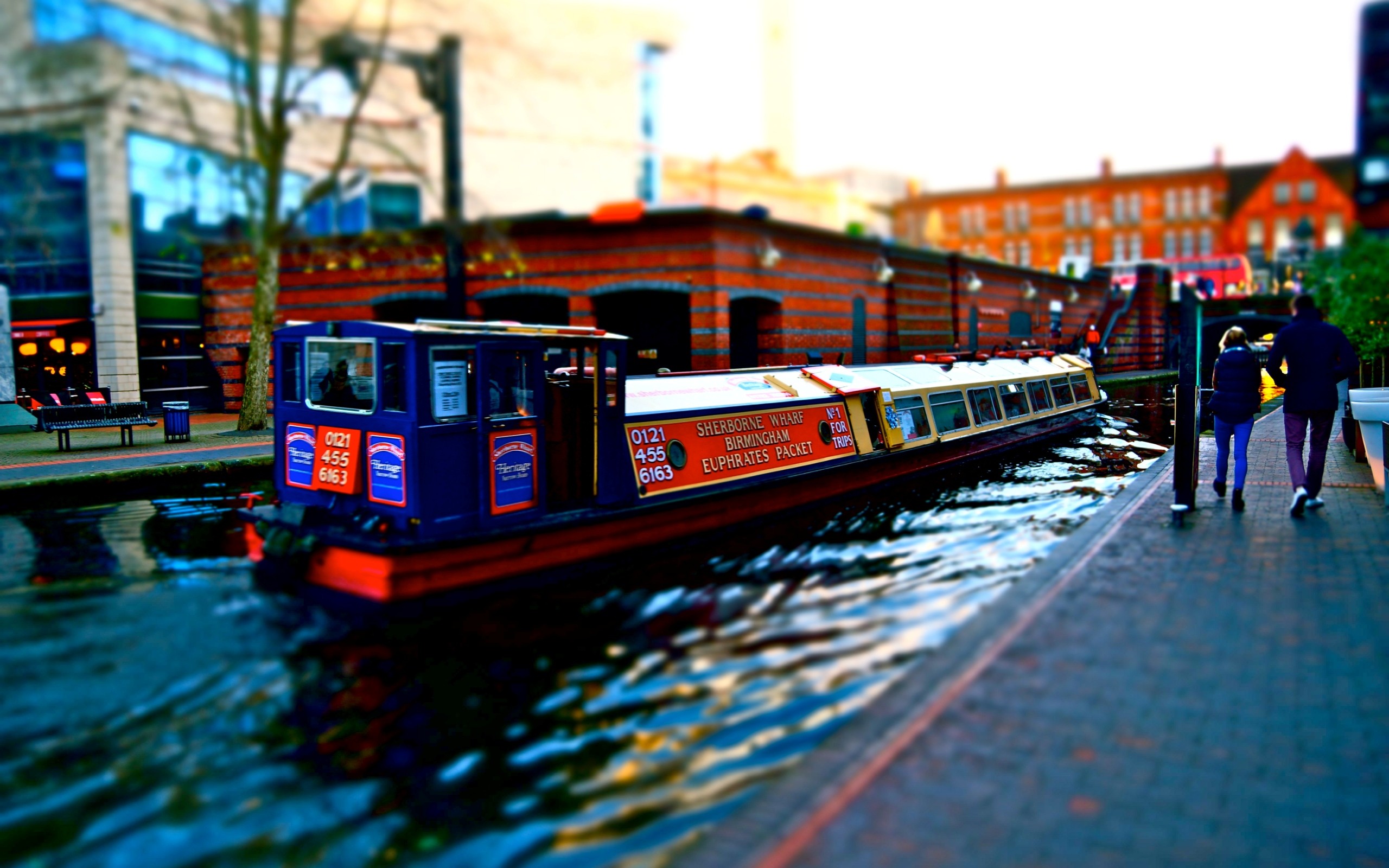 General 2560x1600 tilt shift canal boat UK filter city England urban outdoors