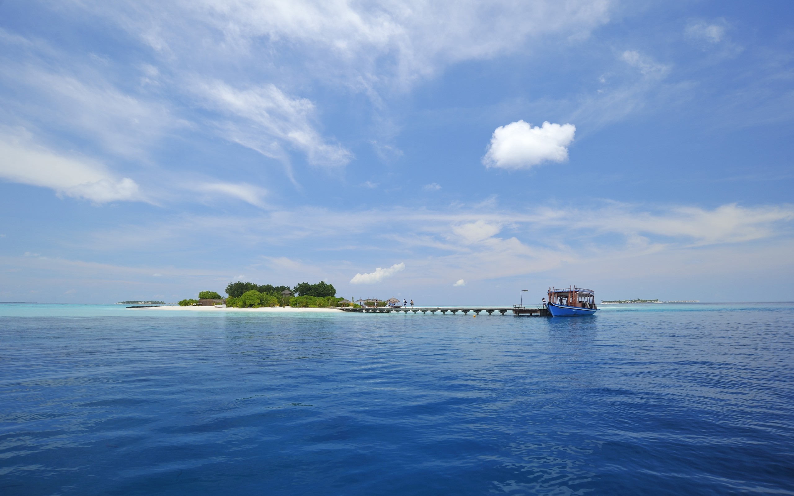General 2560x1600 coast atols boat sea tropical nature vehicle water outdoors