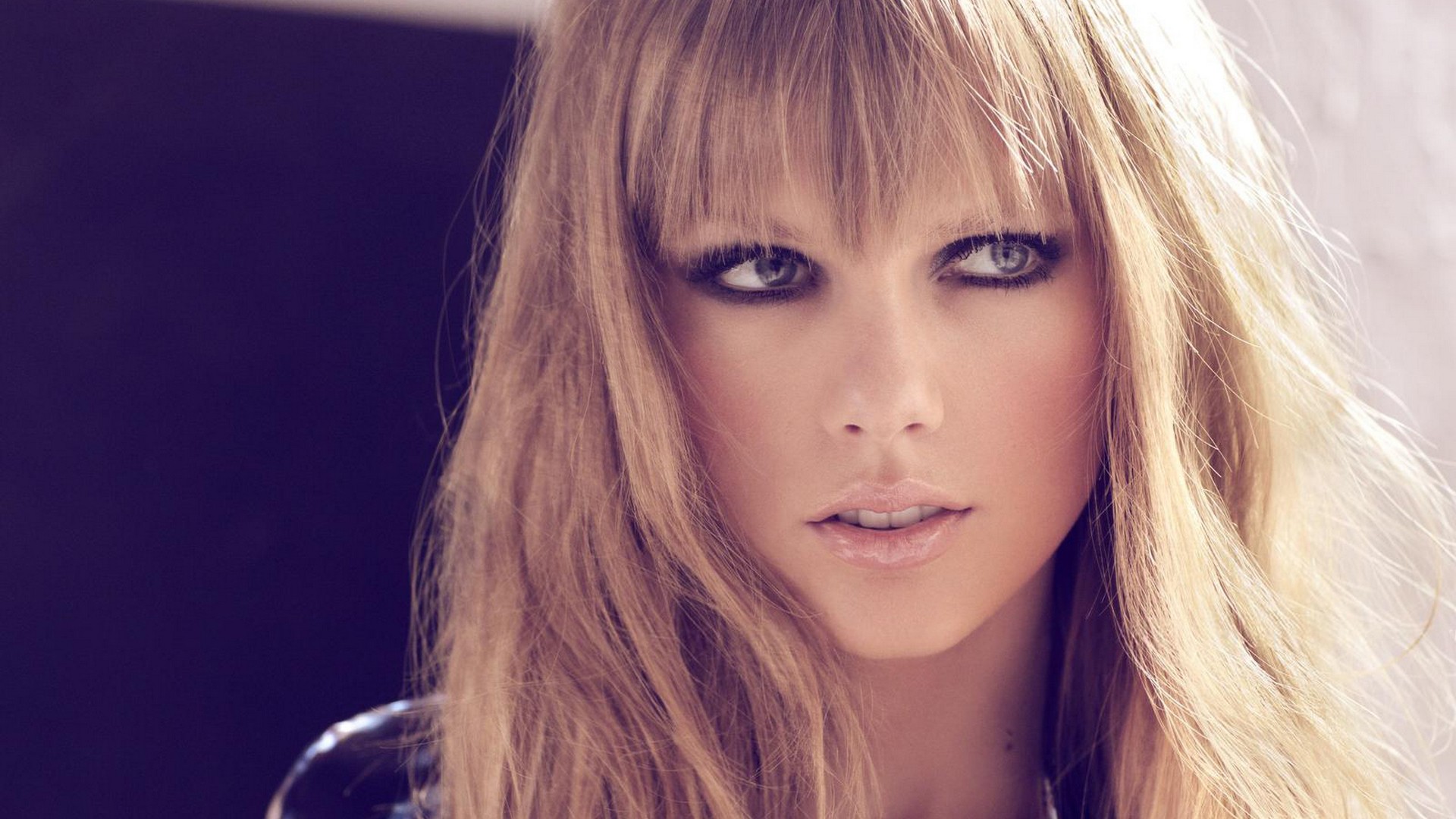 People 1920x1080 Taylor Swift women singer face closeup makeup dyed hair eyeliner gloss looking away celebrity