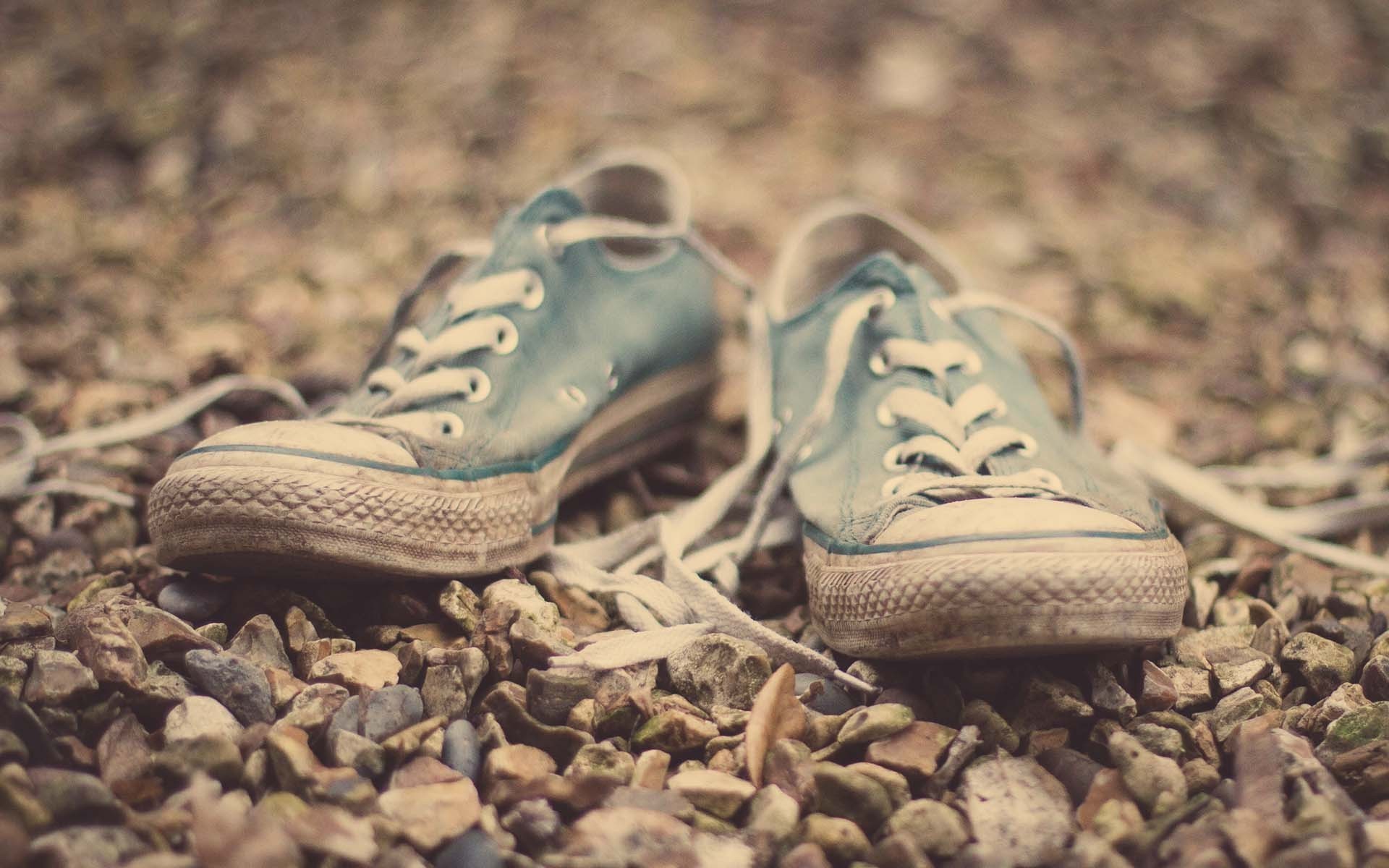 General 1920x1200 blurred Converse shoes