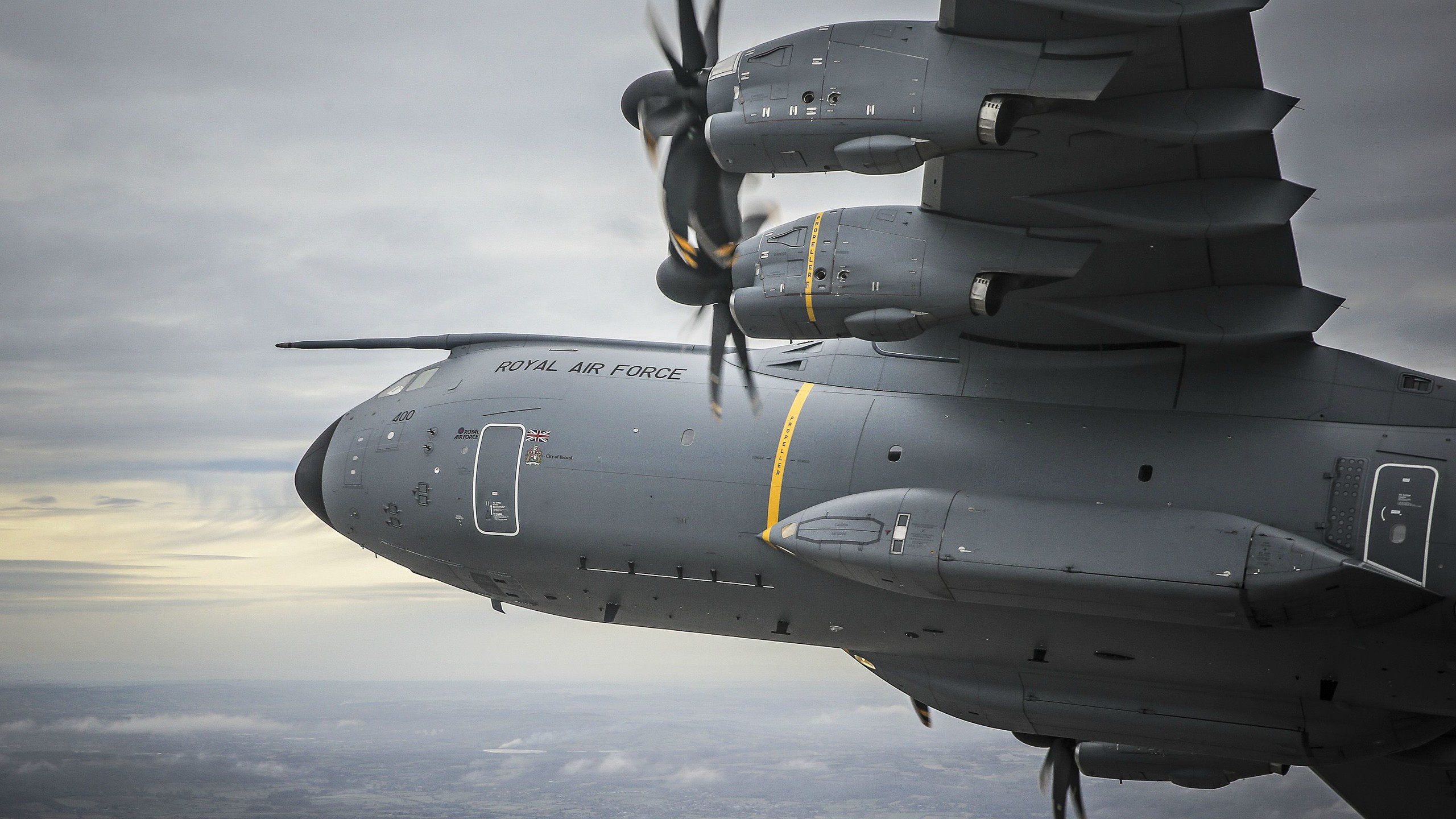 General 2560x1440 military Airbus A400M Atlas military aircraft aircraft vehicle numbers Royal Air Force propeller Airbus french aircraft