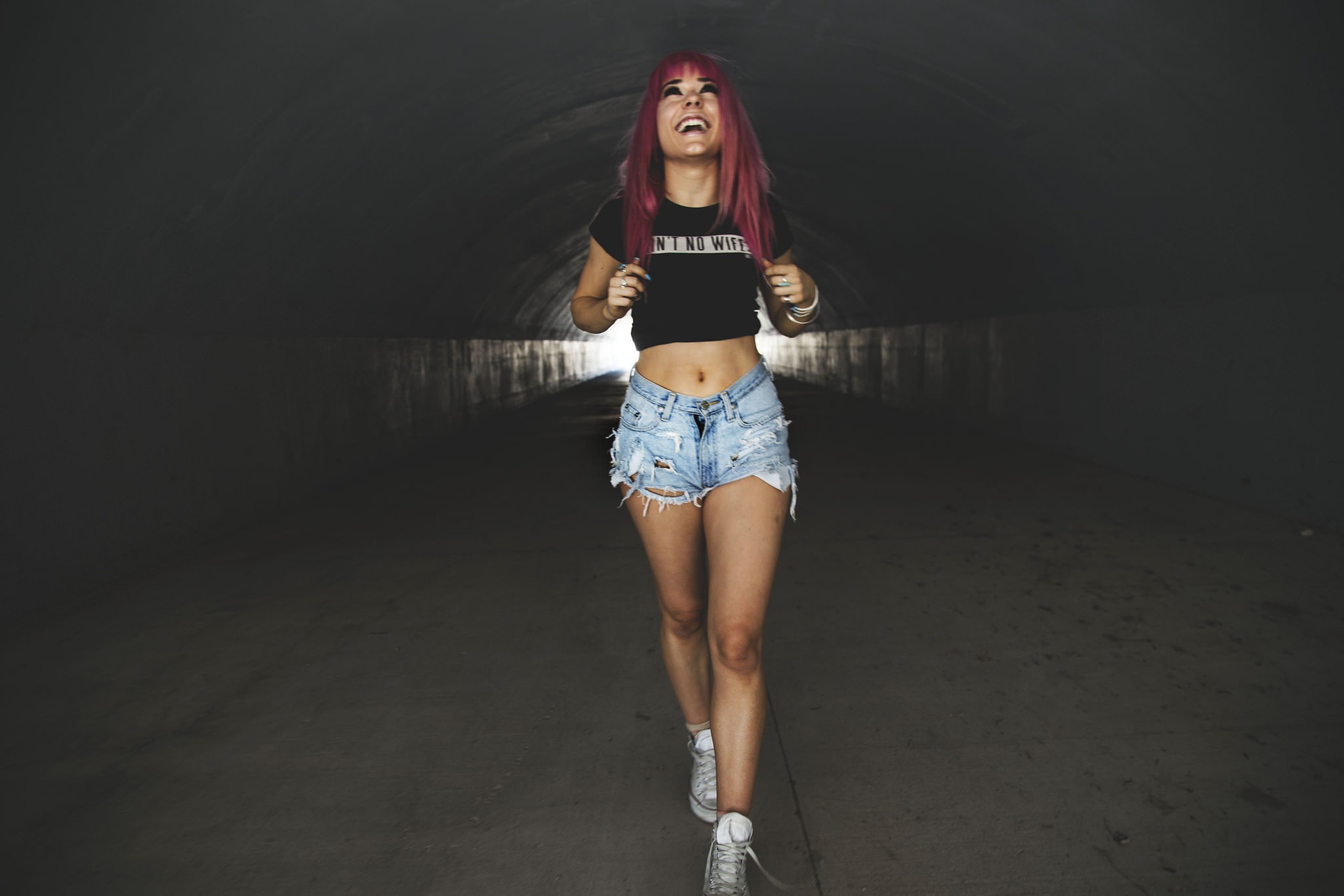 People 2048x1365 women dyed hair jean shorts tunnel smiling black top belly bare midriff open mouth women outdoors urban walking redhead printed shirts painted nails model