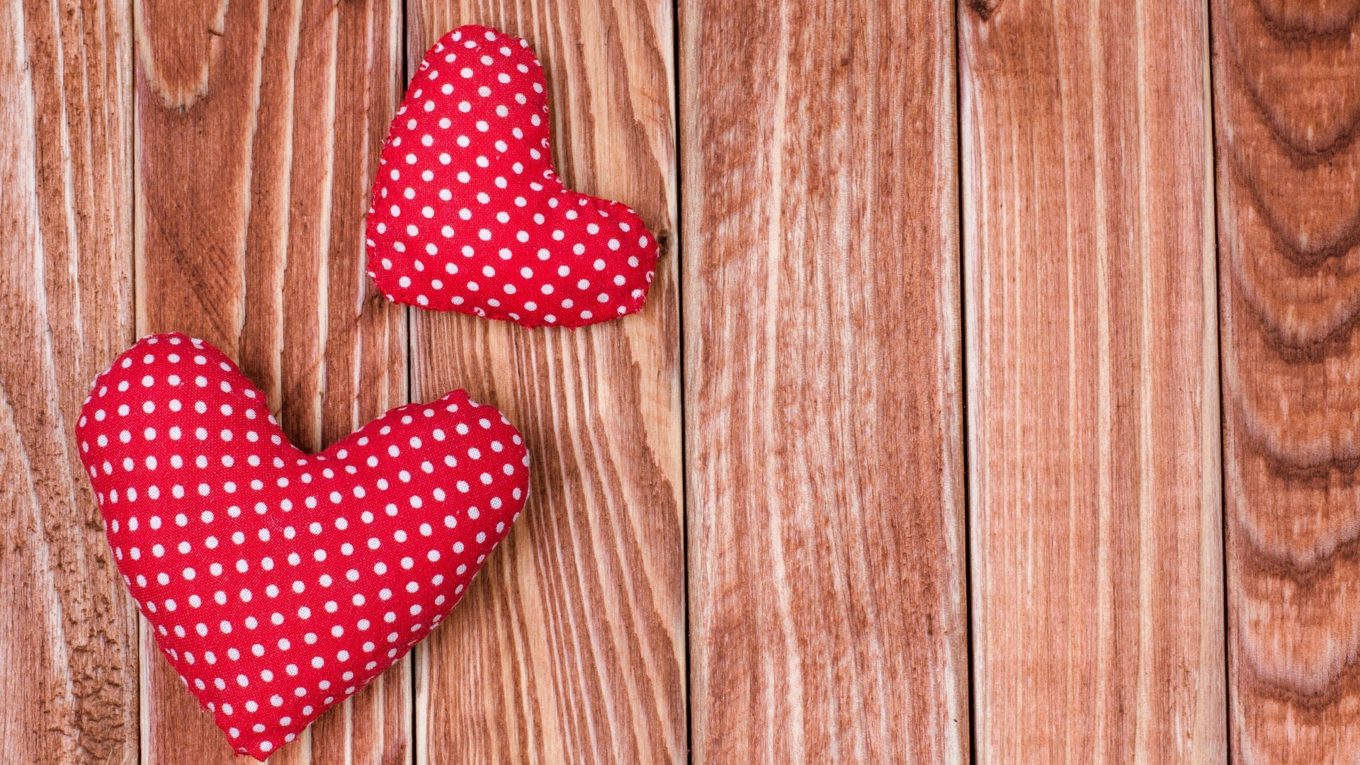 General 1920x1080 wooden surface red heart (design)