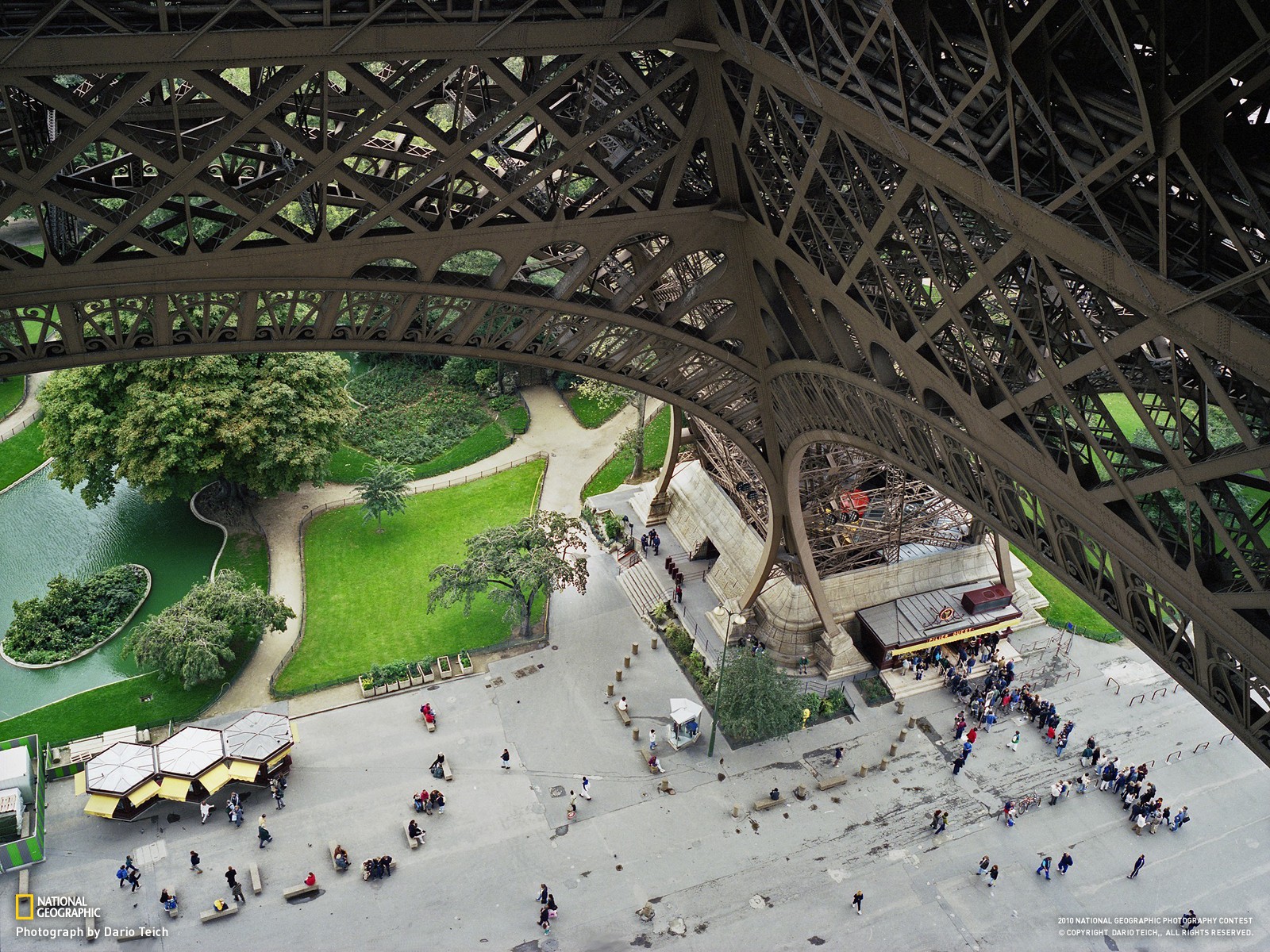 General 1600x1200 Eiffel Tower Paris construction France National Geographic people