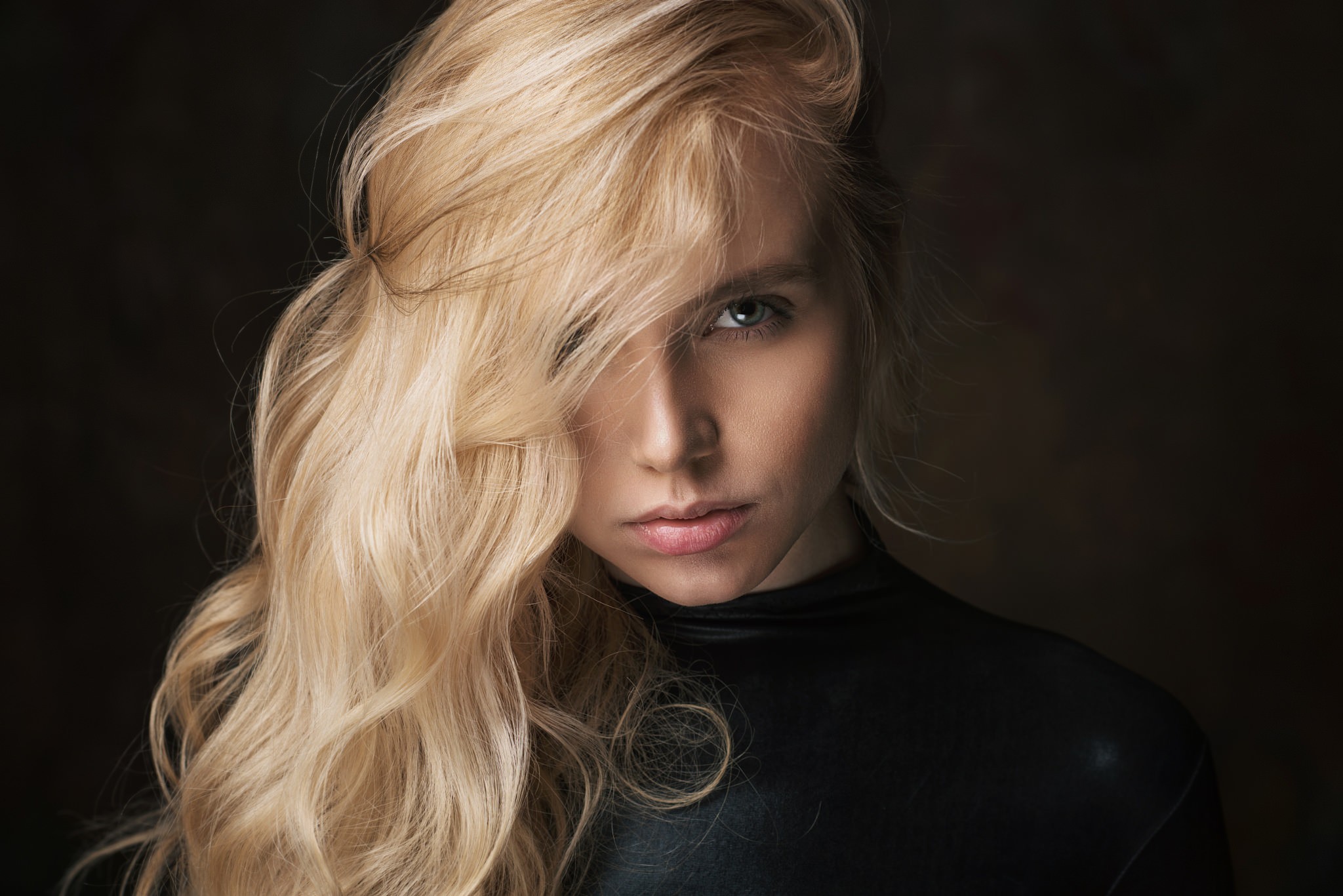 People 2048x1367 Maria Popova women blonde face portrait model hair in face black clothing leather clothing 500px Maxim Maximov looking at viewer long hair studio indoors women indoors simple background