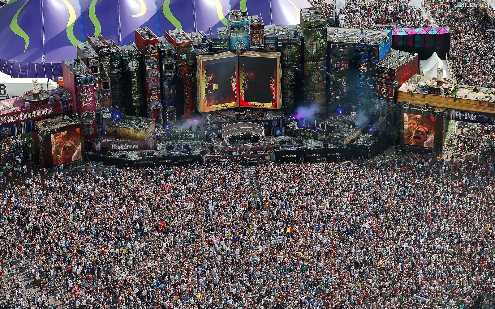General 1600x1000 concerts music festival Tomorrowland crowds