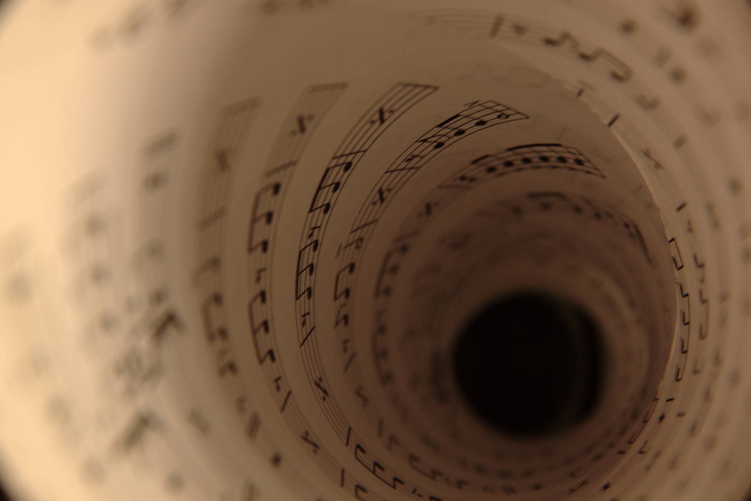 General 2560x1706 music musical notes tunnel depth of field beige paper closeup