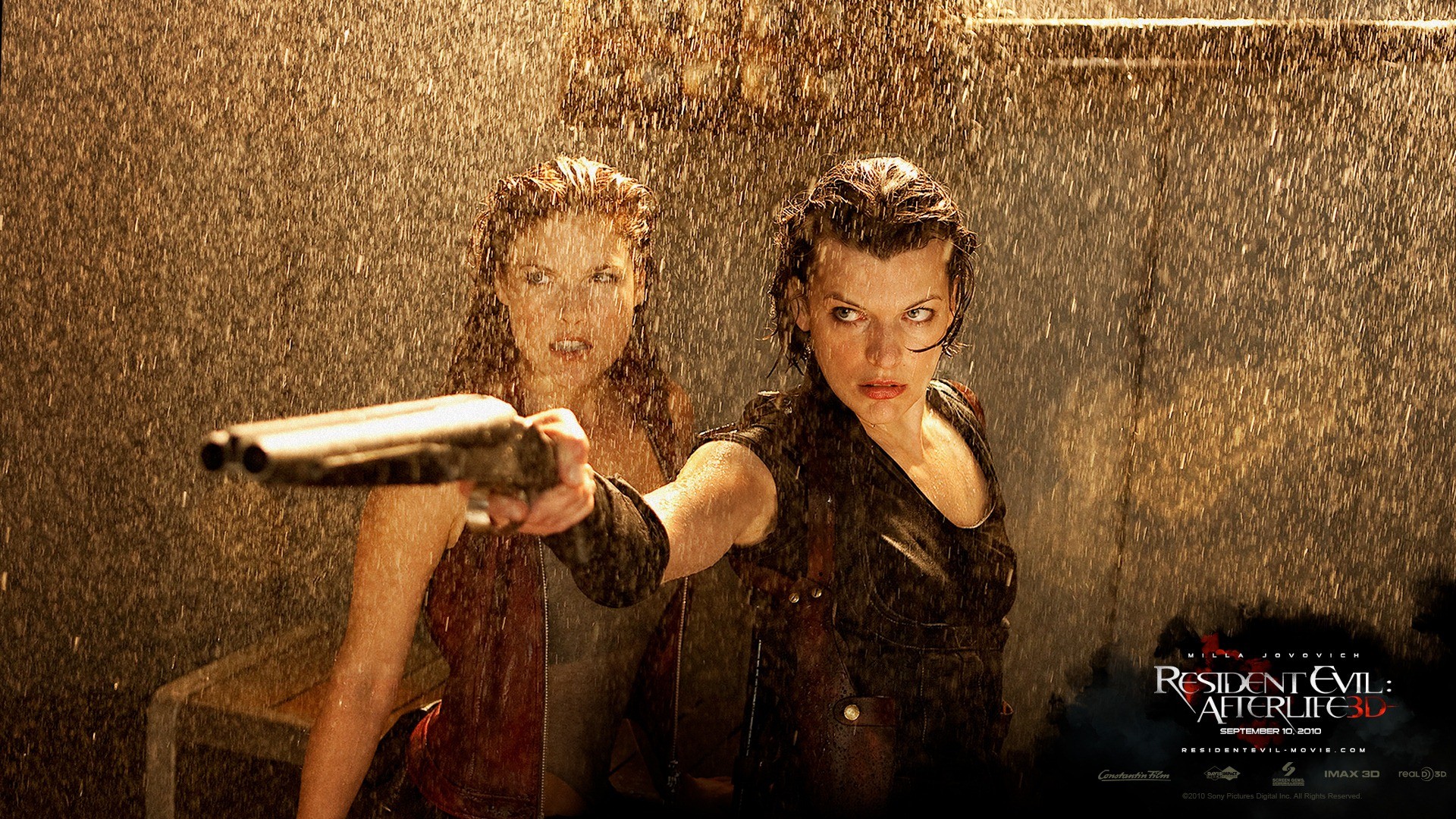 People 1920x1080 movies Resident Evil: Afterlife Milla Jovovich  Ali Larter Claire Redfield gun shotgun girls with guns wet wet hair aiming weapon women Resident Evil