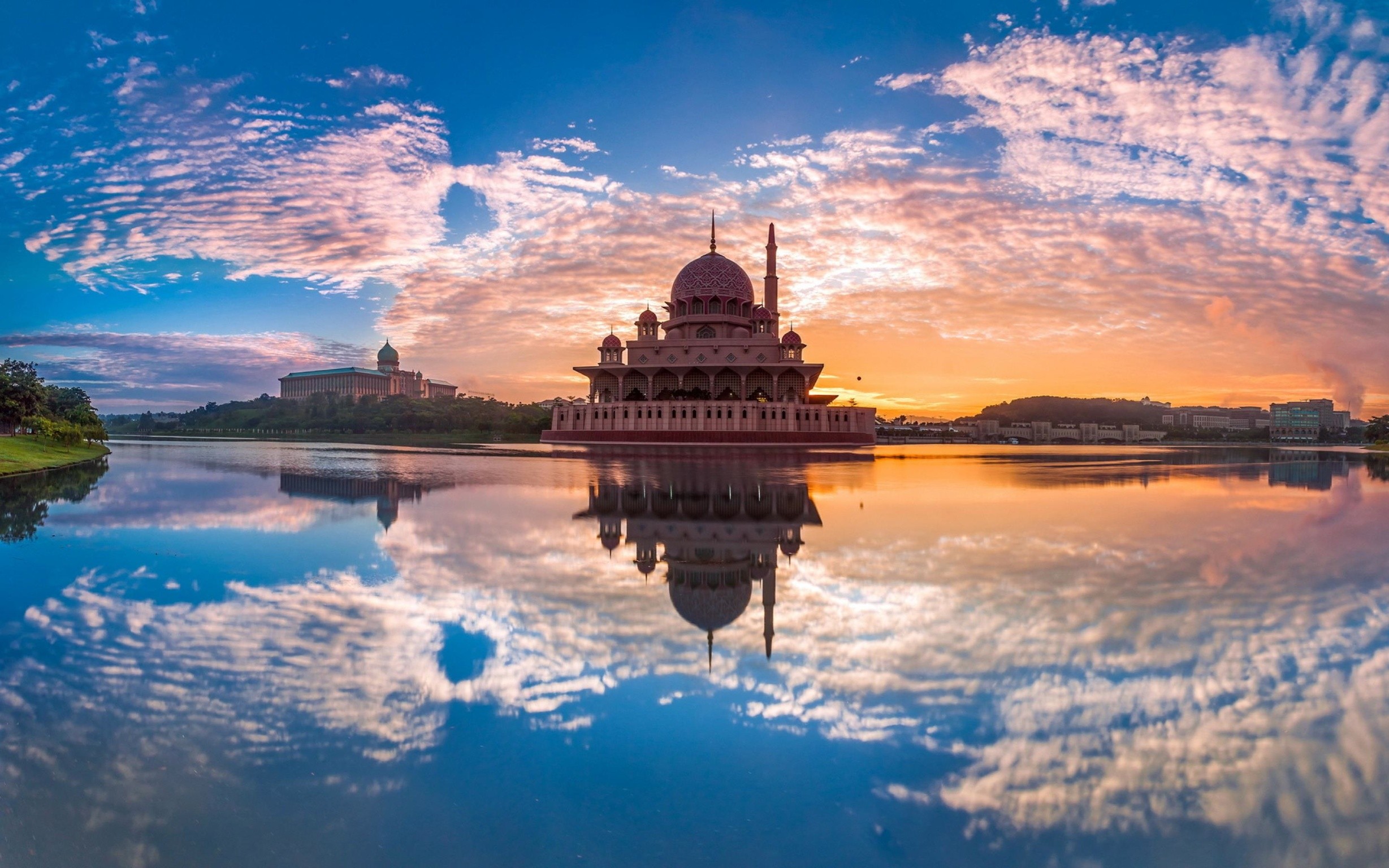General 2457x1536 reflection Malaysia architecture sky clouds Putra