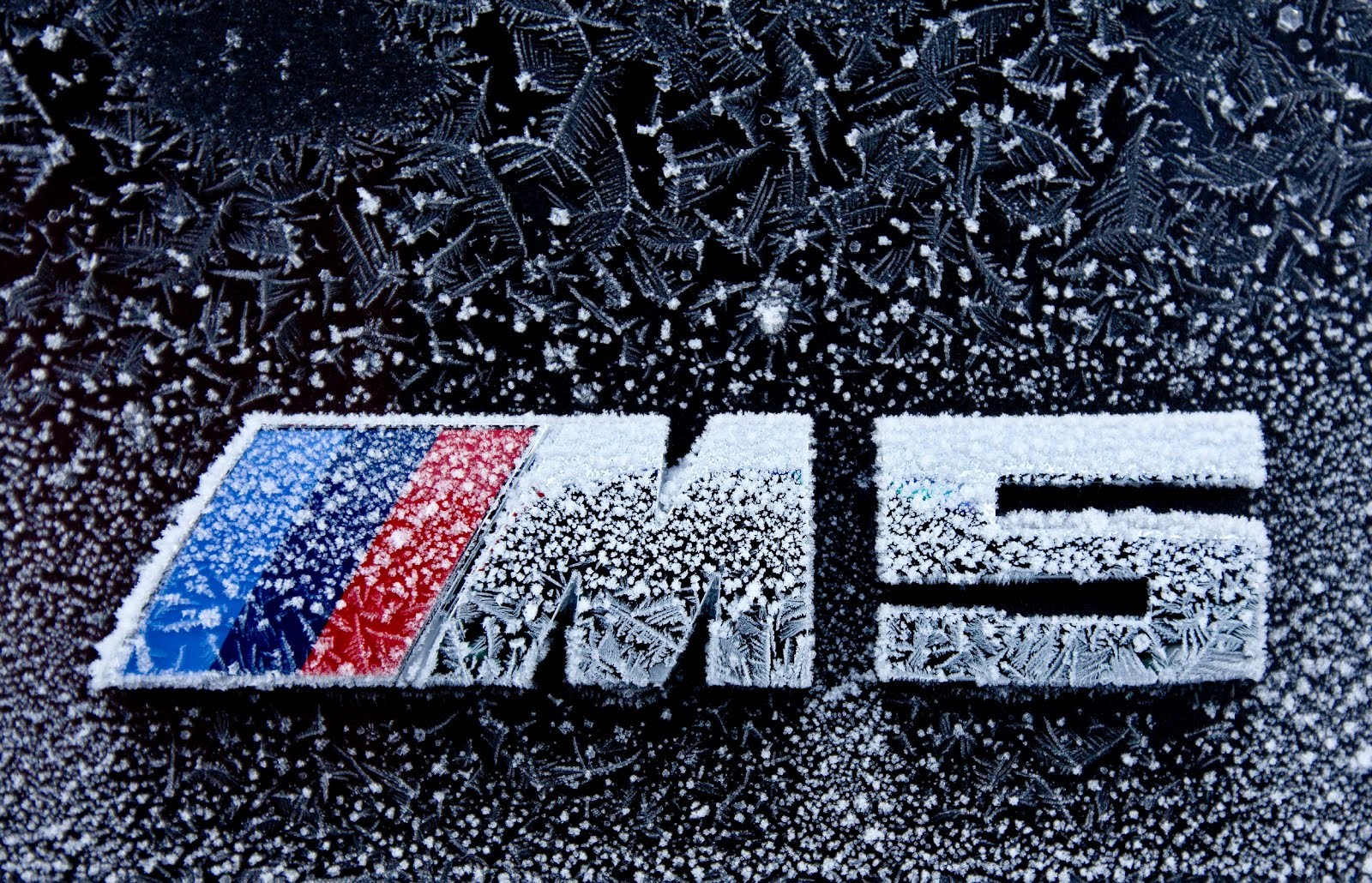 General 1600x1030 car BMW ice numbers BMW 5 Series logo