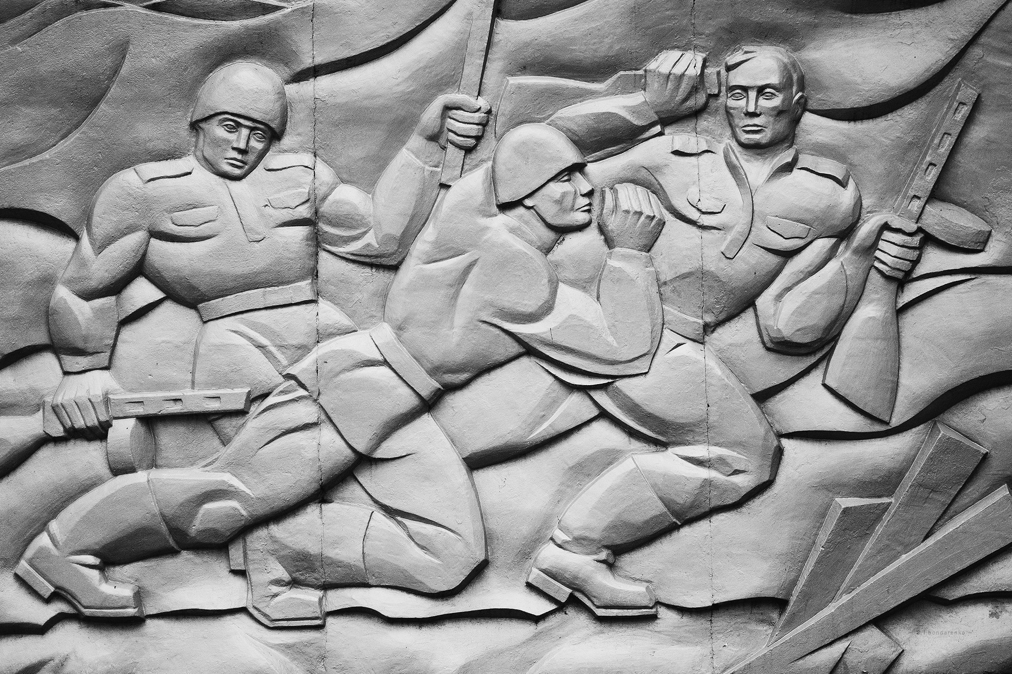 General 2048x1365 monuments war soldier Soviet Army reliefs sculpture memorial bas-relief PPSh-41
