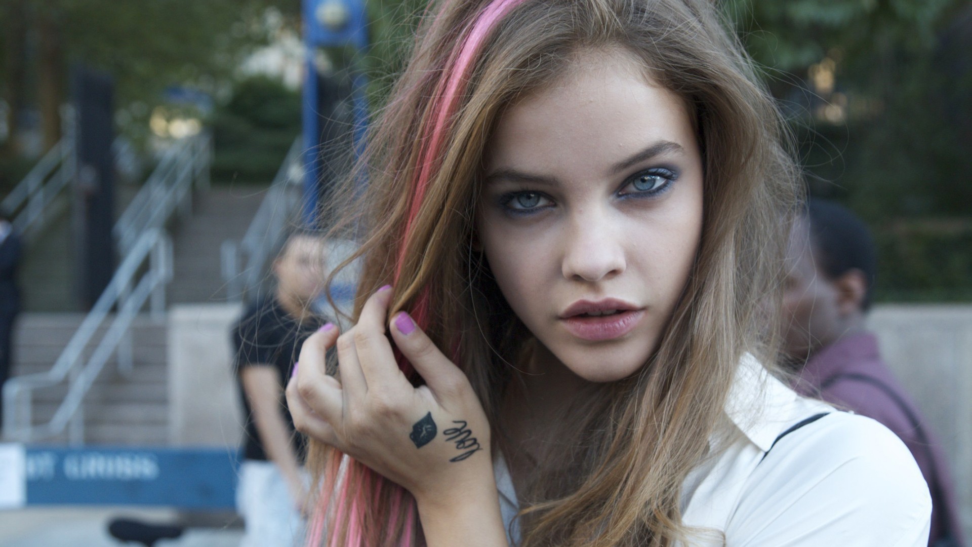 People 1920x1080 Barbara Palvin women portrait tattoo dyed hair face model women outdoors painted nails urban looking at viewer outdoors