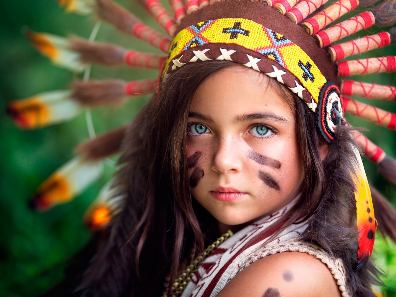 People 1600x1200 face paint children Native American clothing closeup headdress