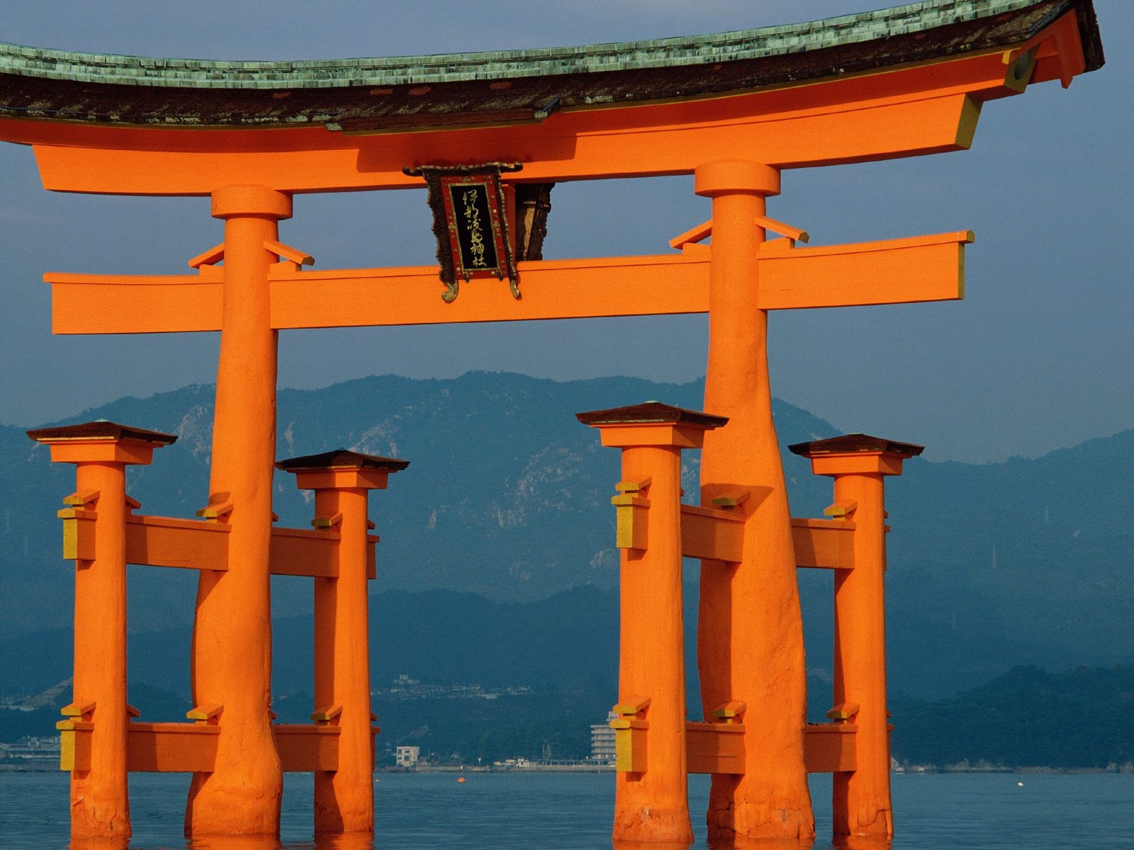 General 1600x1200 torii Asian architecture mountains Japan sea Asia