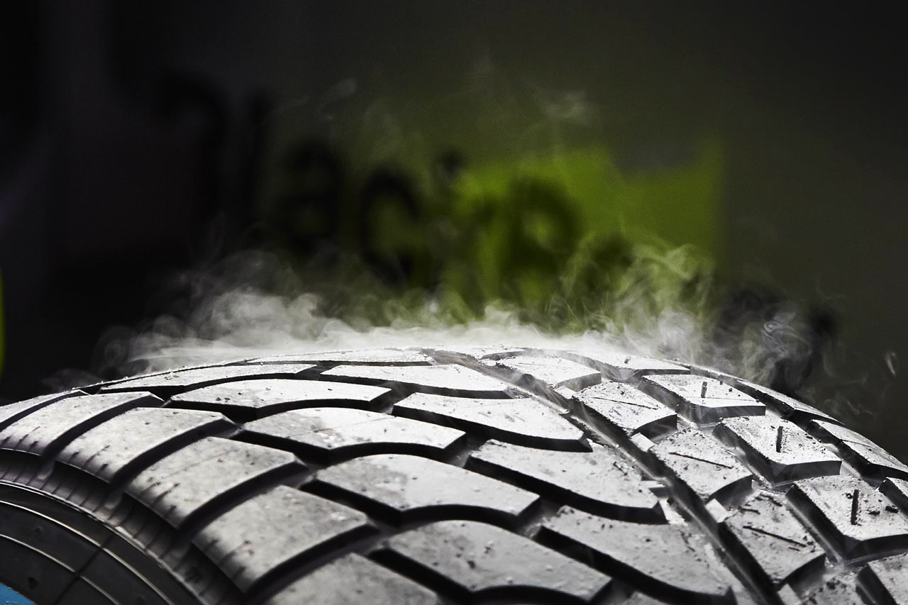 General 1280x853 Formula 1 heat tires smoke macro motorsport