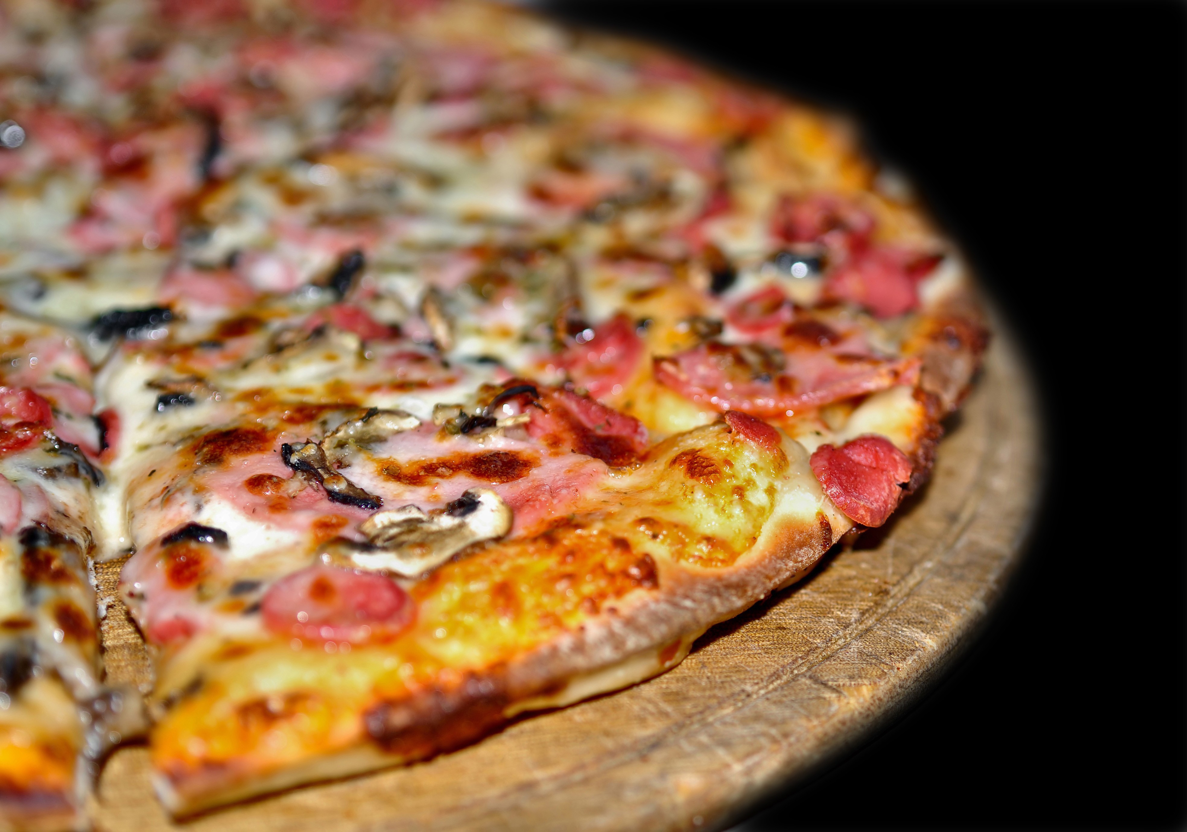 General 3935x2759 pizza food closeup blurred