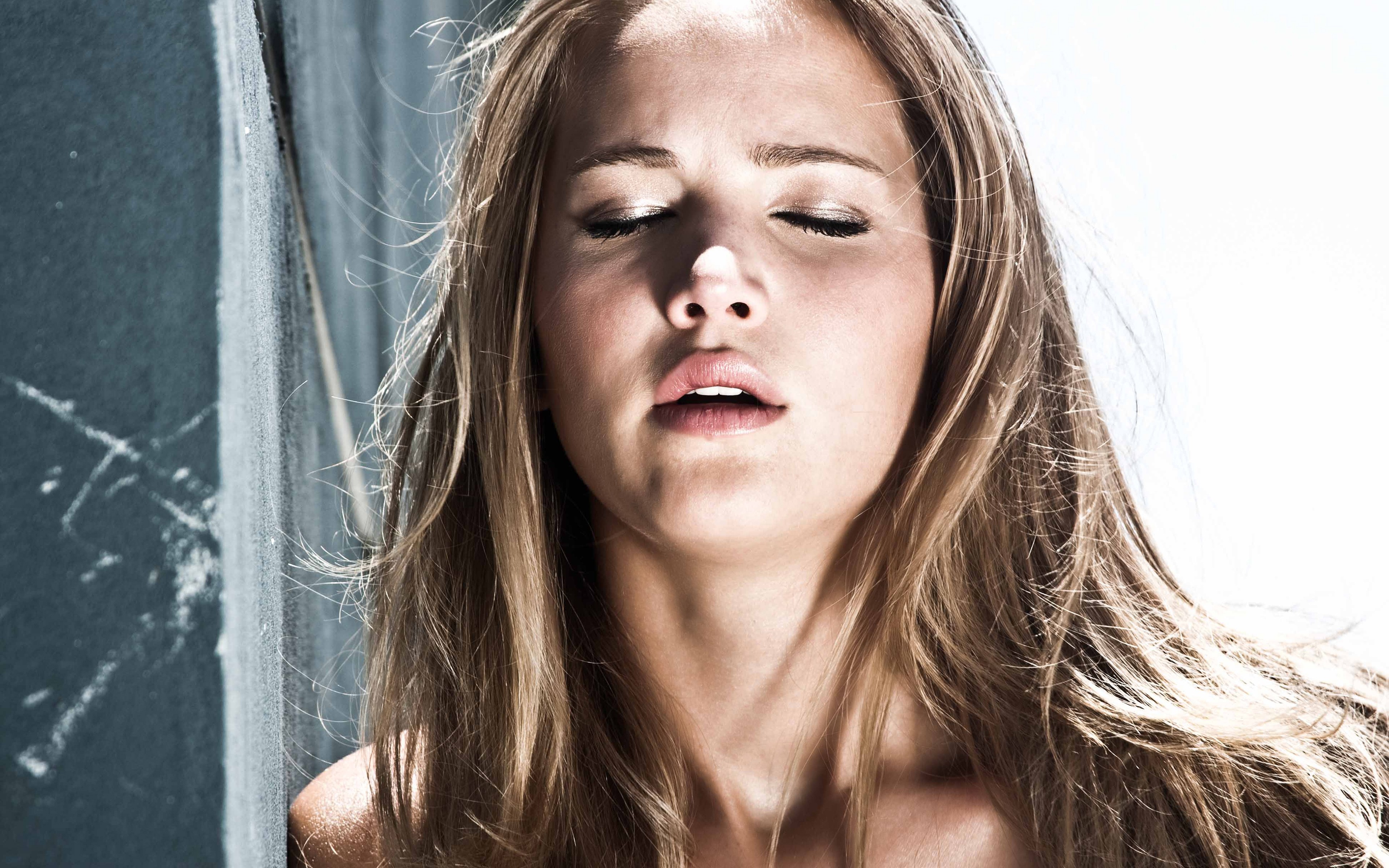 Jennifer Lawrence Closed Eyes Women Open Mouth Long Hair Juicy Lips Breath American Women