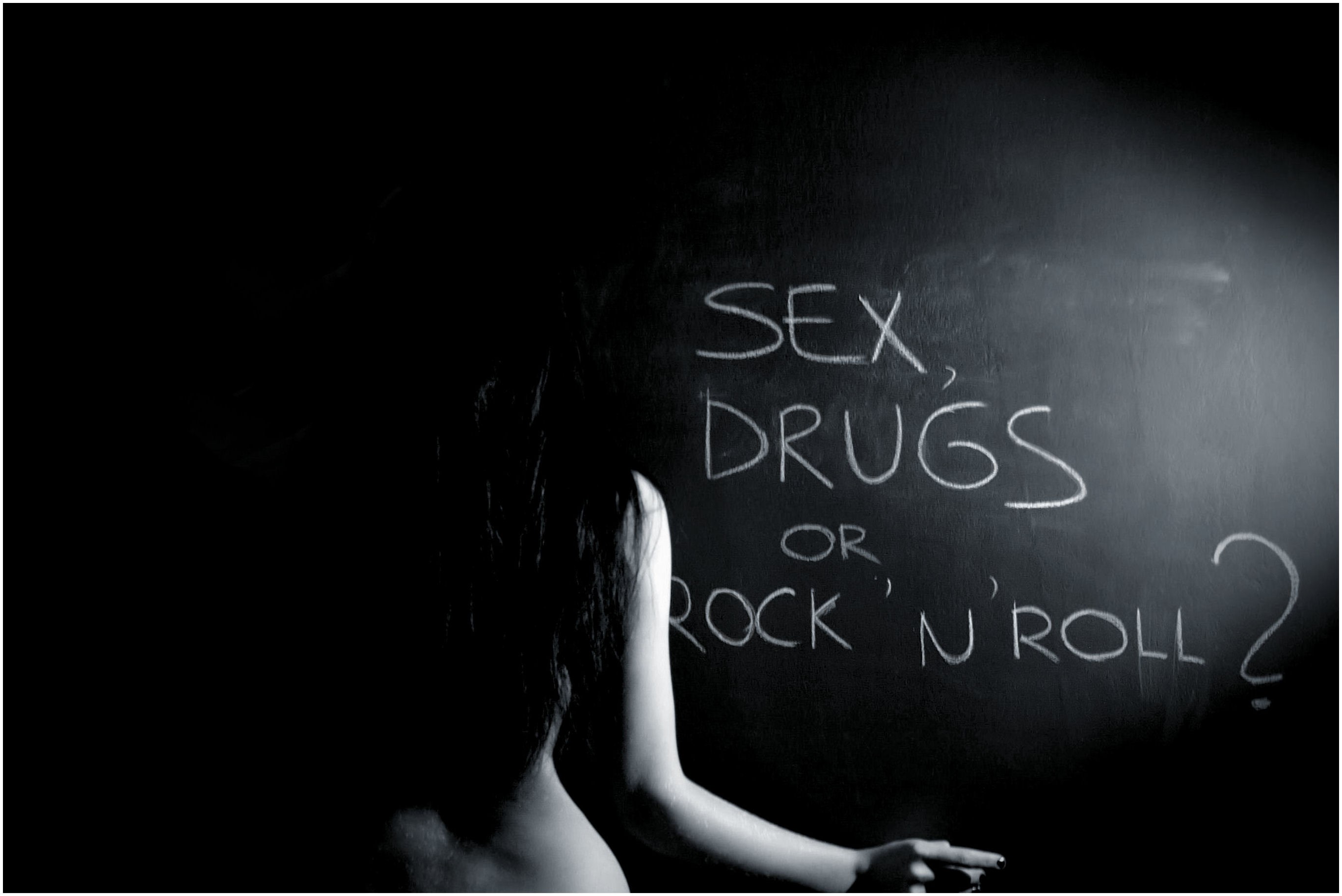 General 2734x1826 drugs music women chalkboard simple background text frame