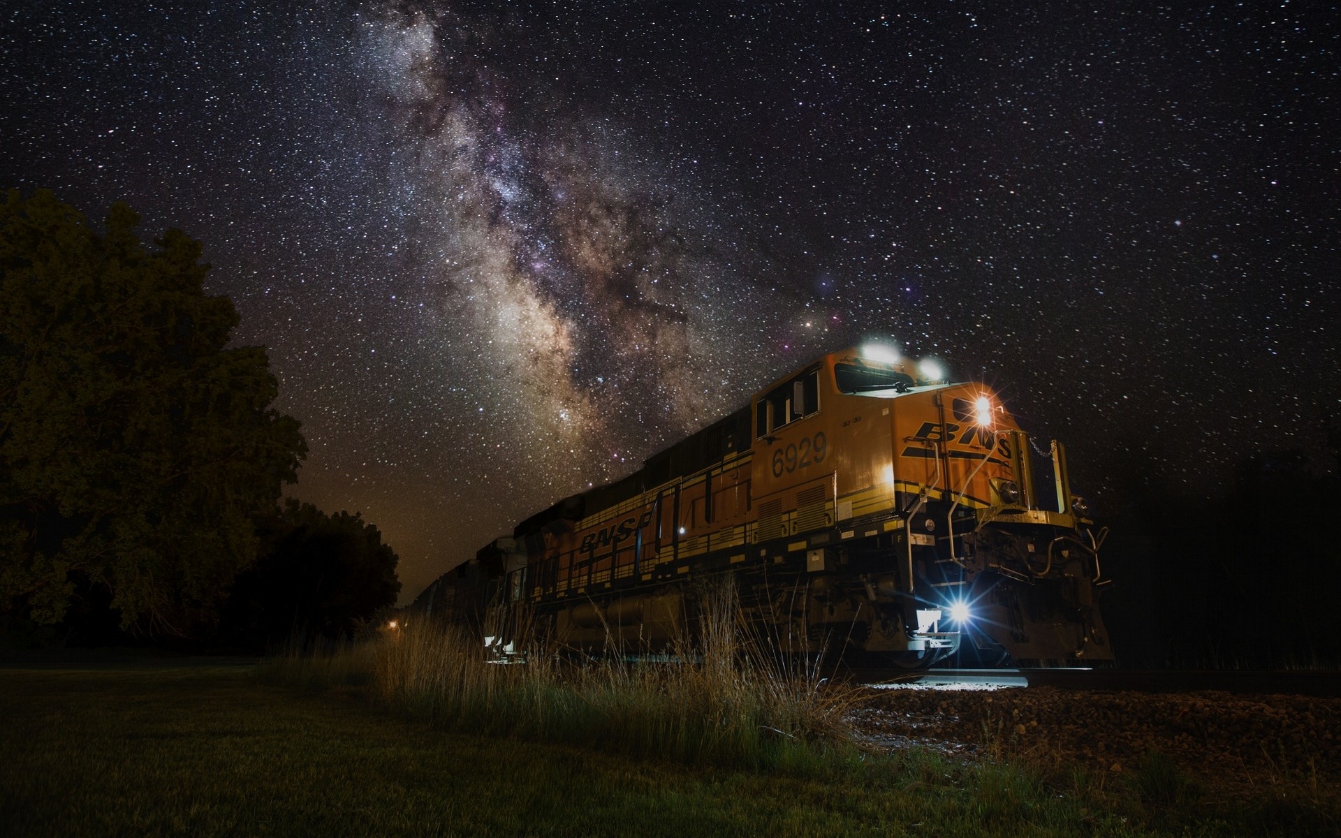General 1920x1200 train diesel locomotive machine Milky Way grass trees starry night landscape lights BNSF vehicle sky