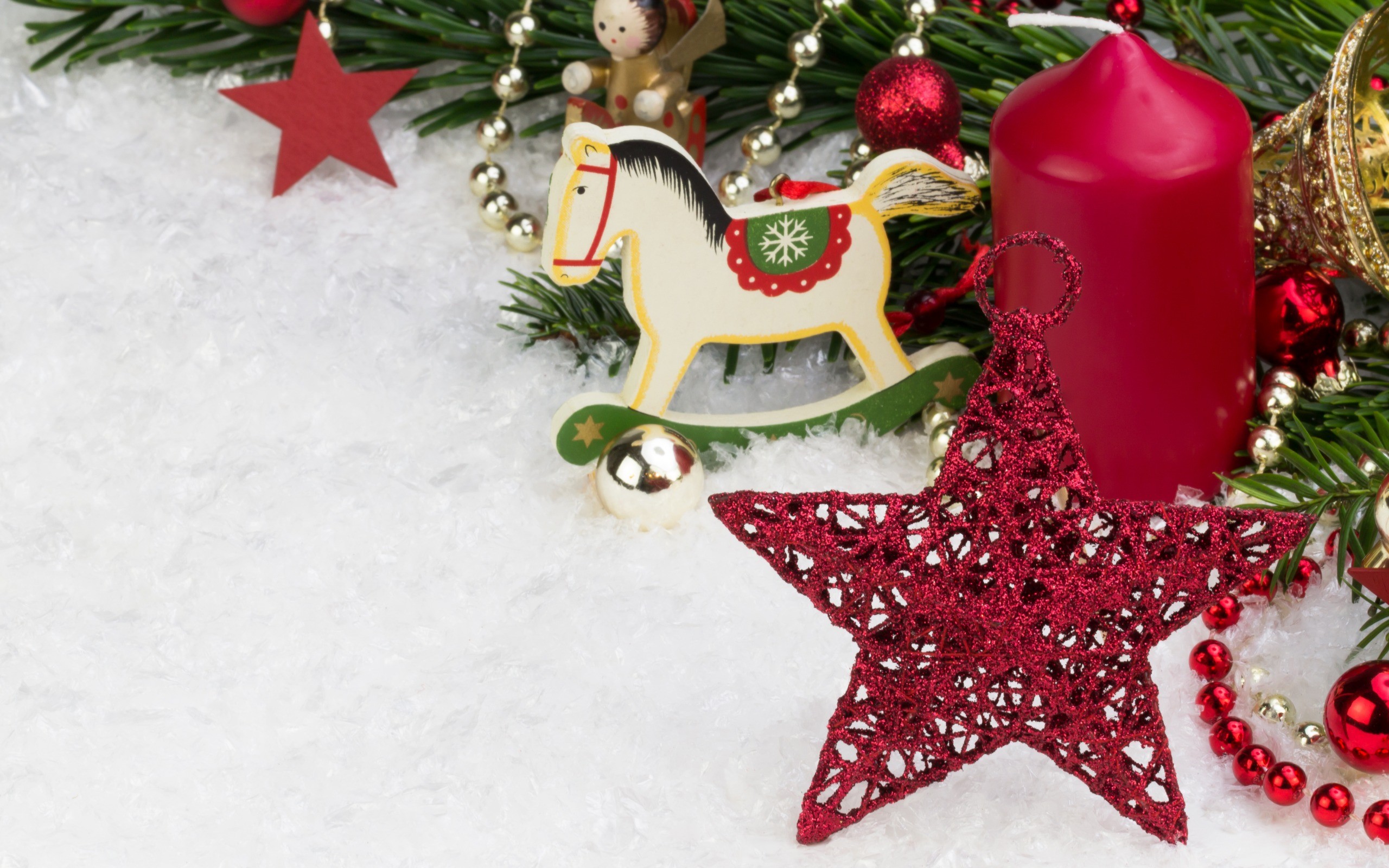 General 2560x1600 New Year snow horse decorations stars candles Christmas ornaments  Christmas holiday simple background closeup