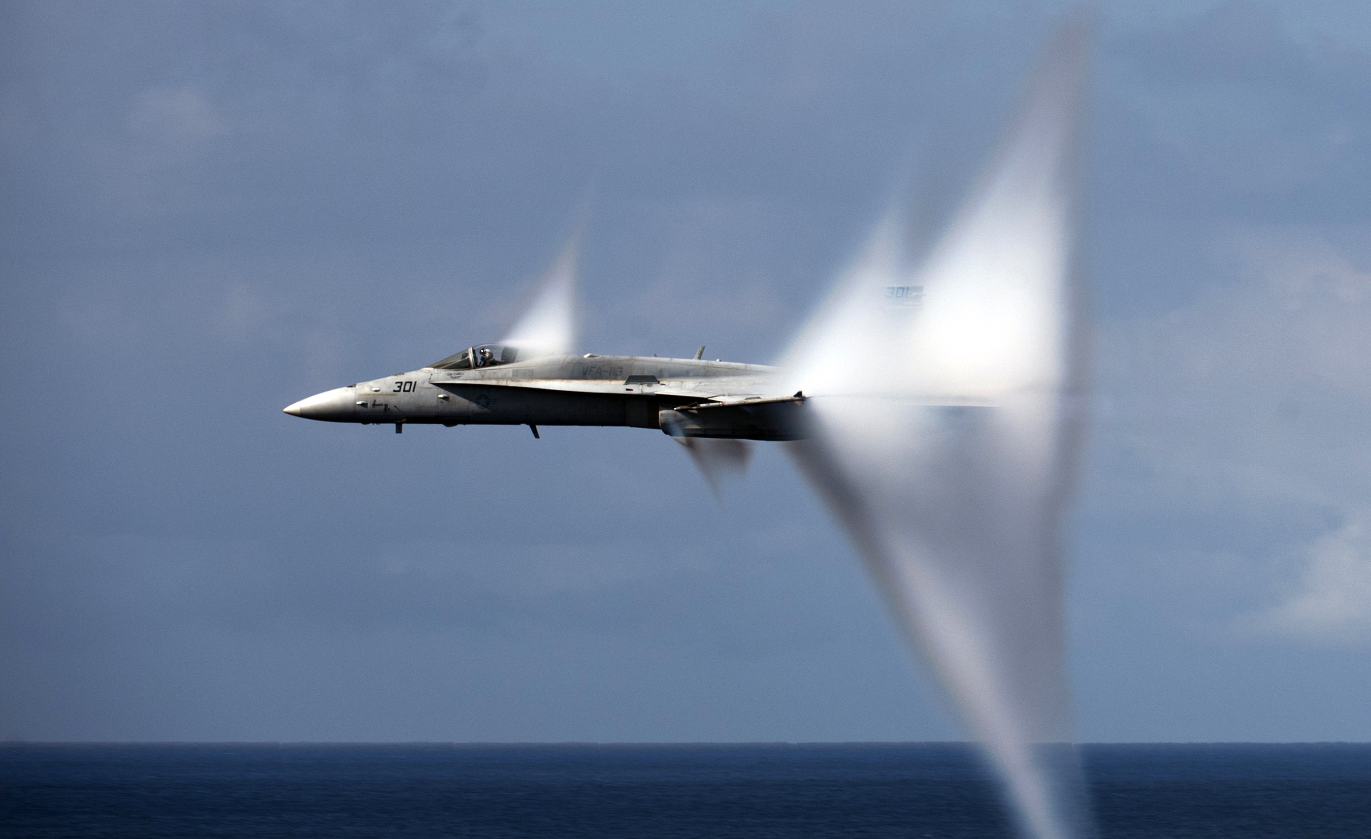 General 2700x1652 aircraft military sonic booms McDonnell Douglas F/A-18 Hornet vehicle numbers military vehicle military aircraft United States Navy jet fighter supersonic McDonnell Douglas American aircraft