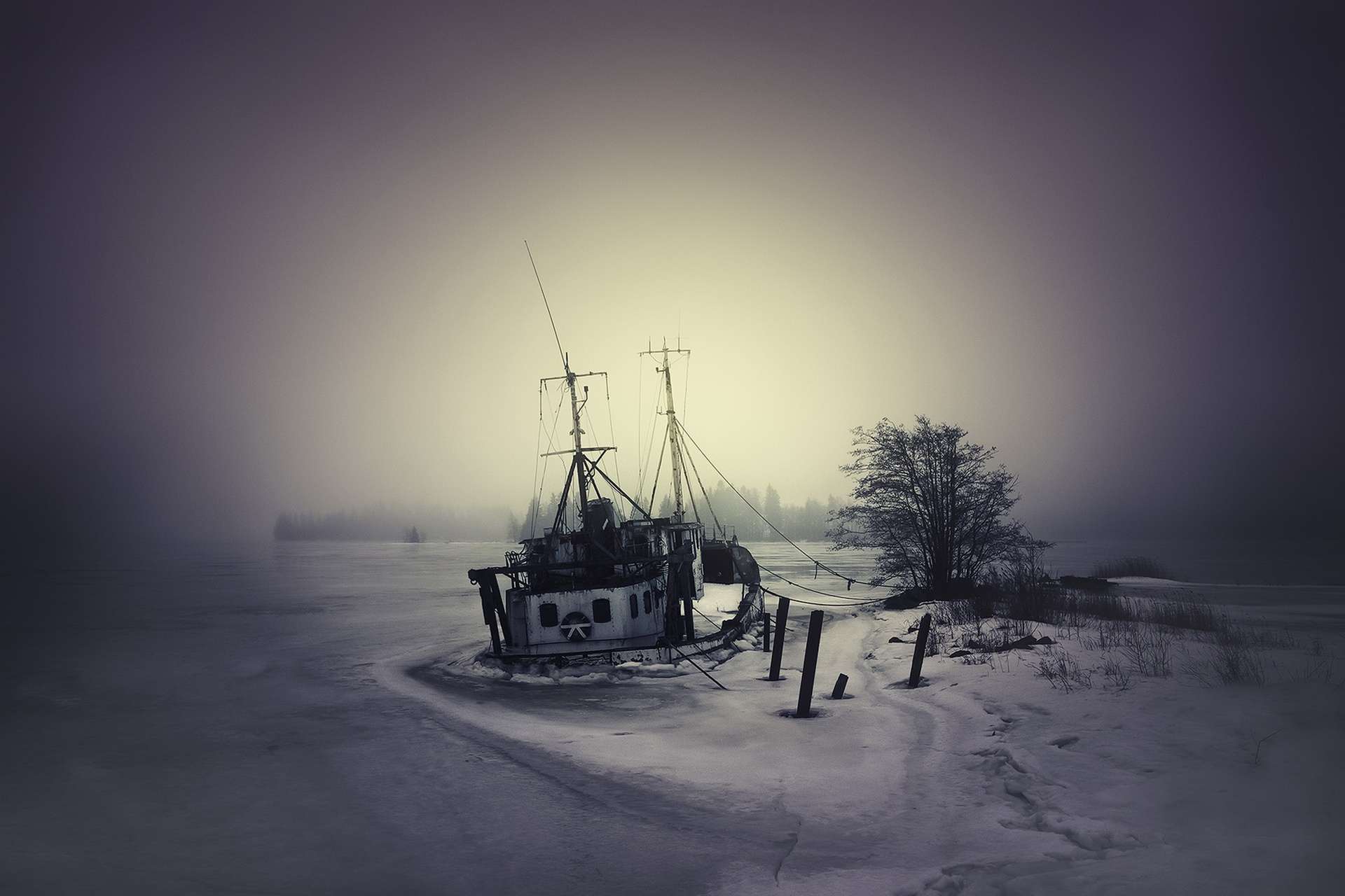 General 1920x1280 dark ice cold winter boat vehicle frozen lake shipwreck mist filter