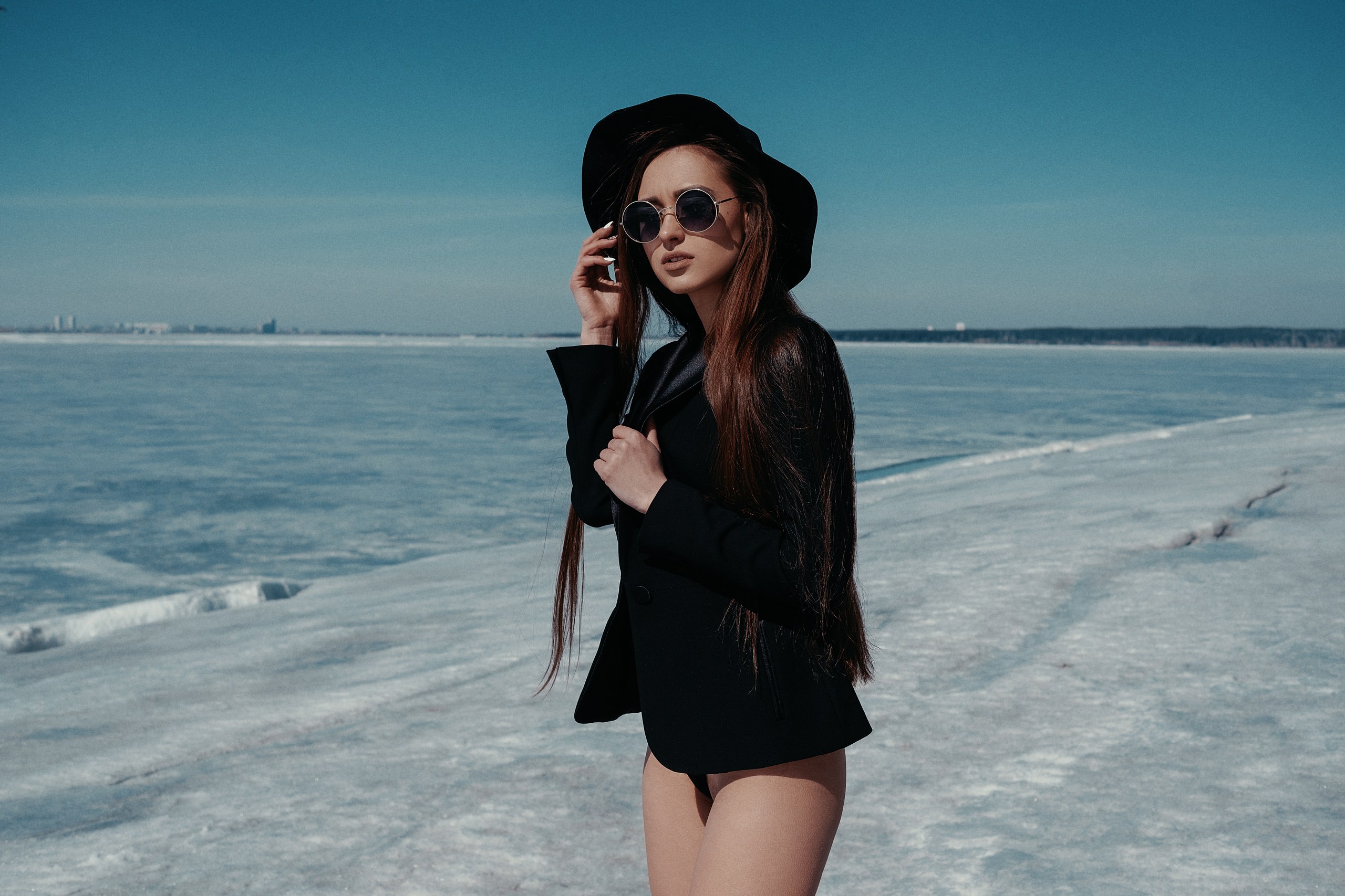 People 2560x1707 women brunette portrait hat sunglasses coats long hair black panties ice looking away white nails