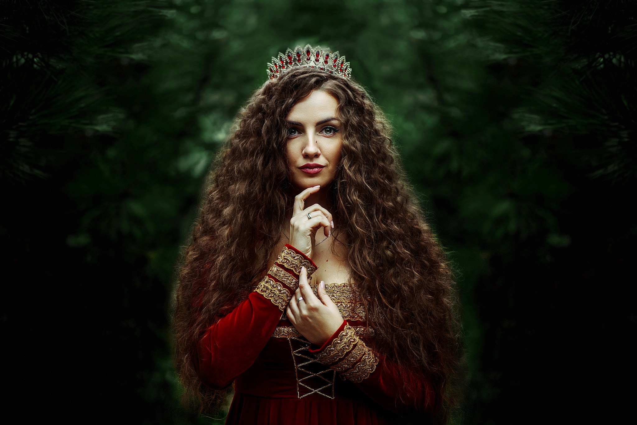 People 2048x1367 women model fantasy girl long hair curly hair brunette crown queen (royalty)