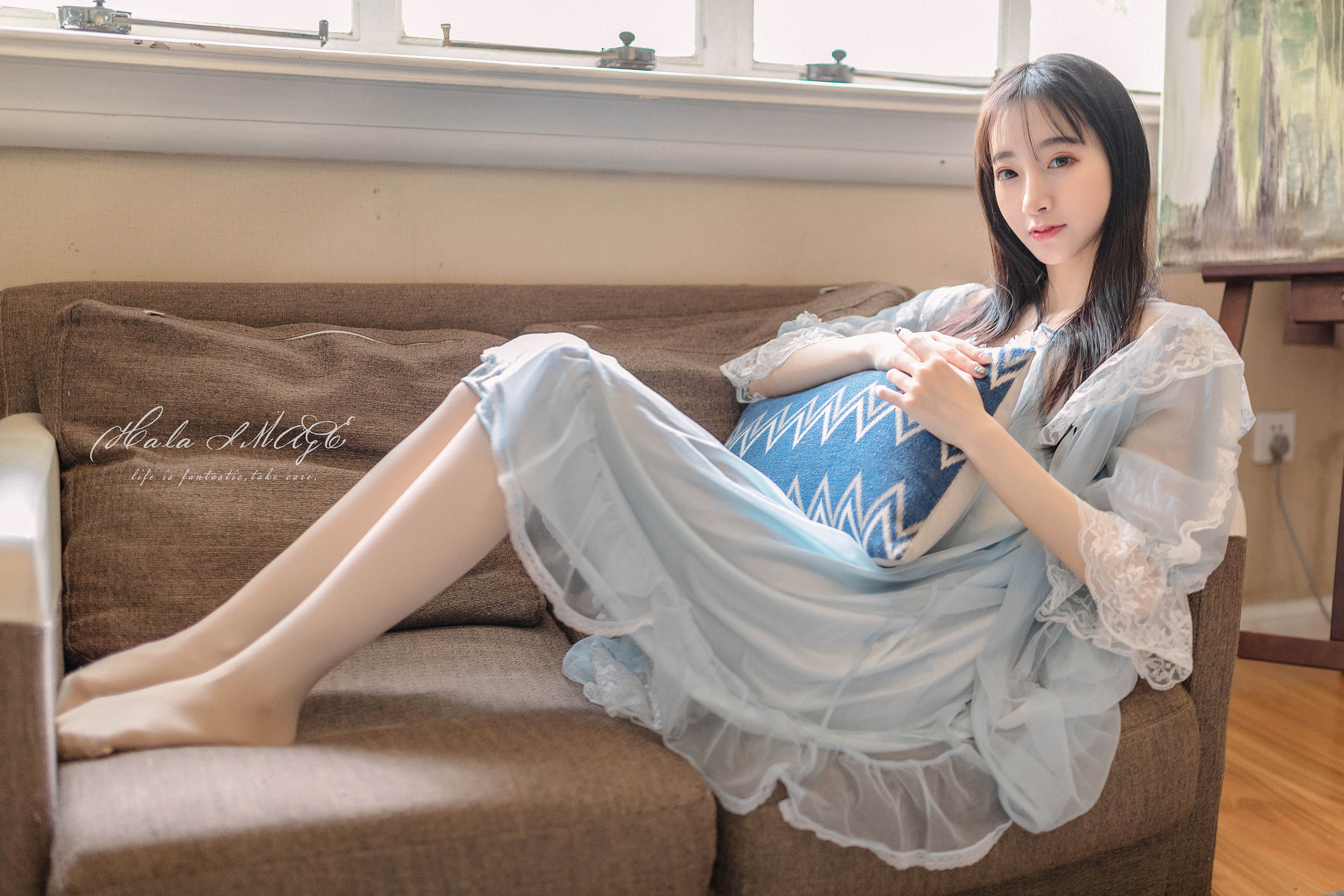 People 3000x2000 model long hair legs dark hair looking at viewer face Chinese clothing Asian pantyhose Chinese women signature women indoors pillow black hair couch Xiuren sitting layman