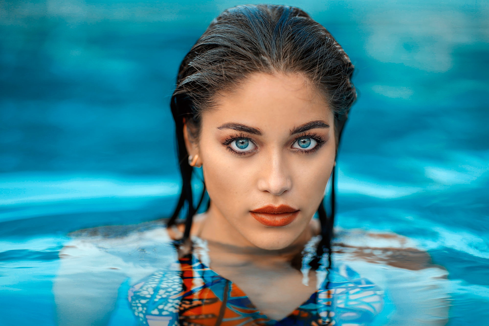 People 2000x1333 face women water blue eyes wet hair swimming pool Alessandro Di Cicco