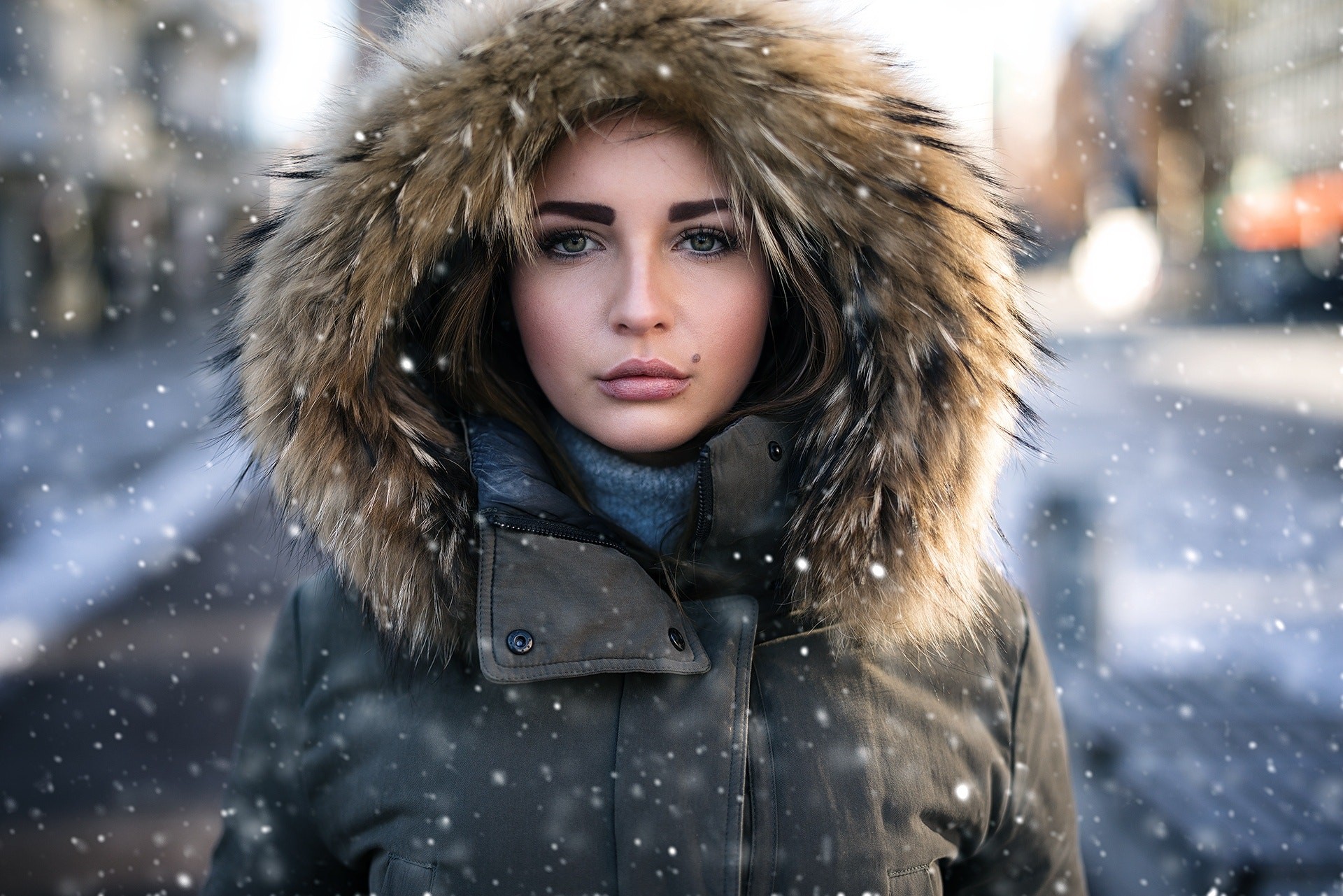 People 1920x1281 women portrait hoods face snow fur depth of field jacket green eyes grey jacket hooded jacket closeup