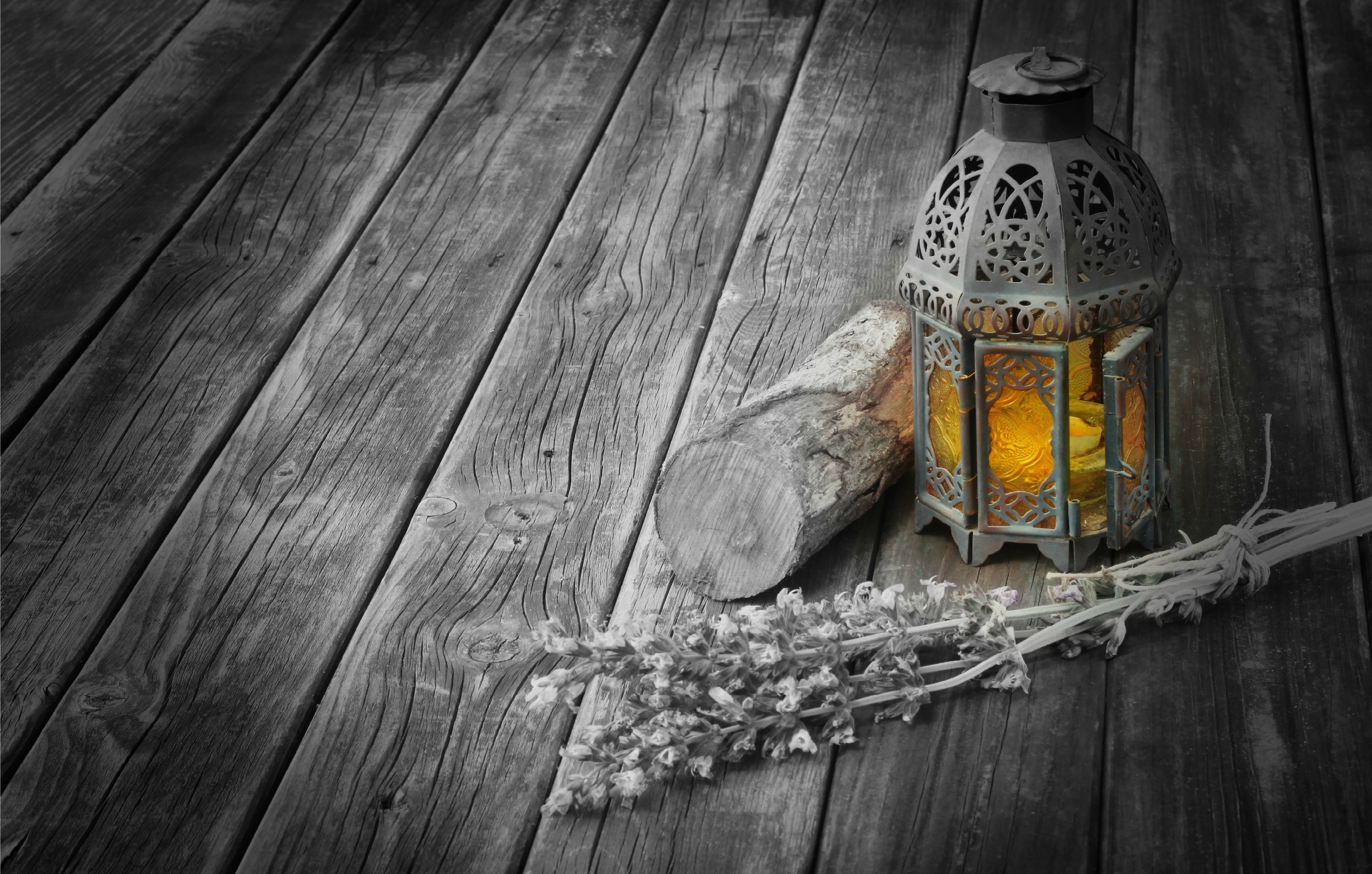 General 3246x2069 lantern selective coloring wood wooden surface