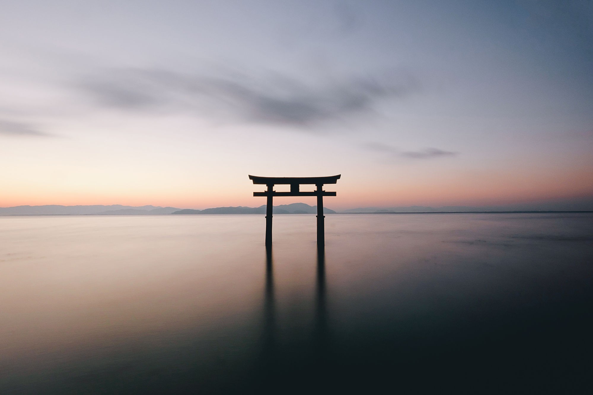General 2000x1333 landscape monuments torii gates sea reflection photography Asian architecture minimalism horizon calm Asia