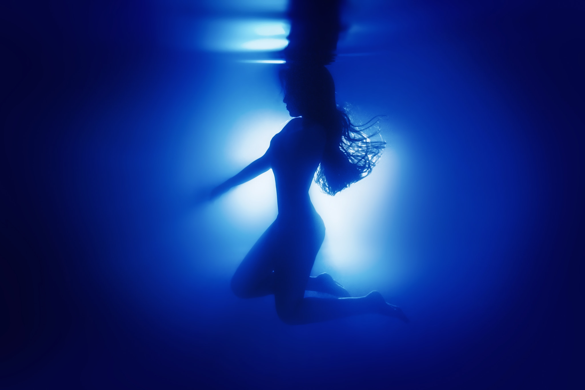 People 2048x1366 Andrey Metelkov water dark blue nude women model